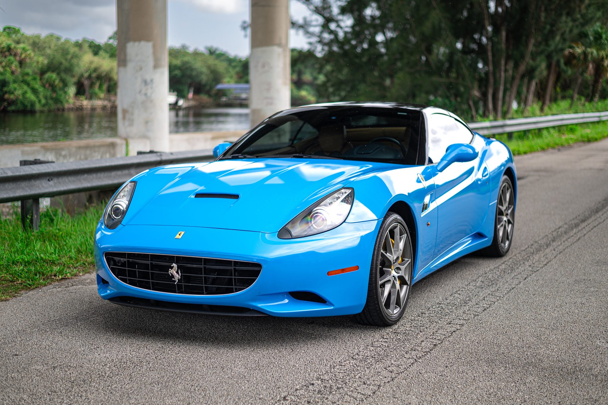 2011 Ferrari California for Sale – Azzurro California V8 Hardtop Convertible