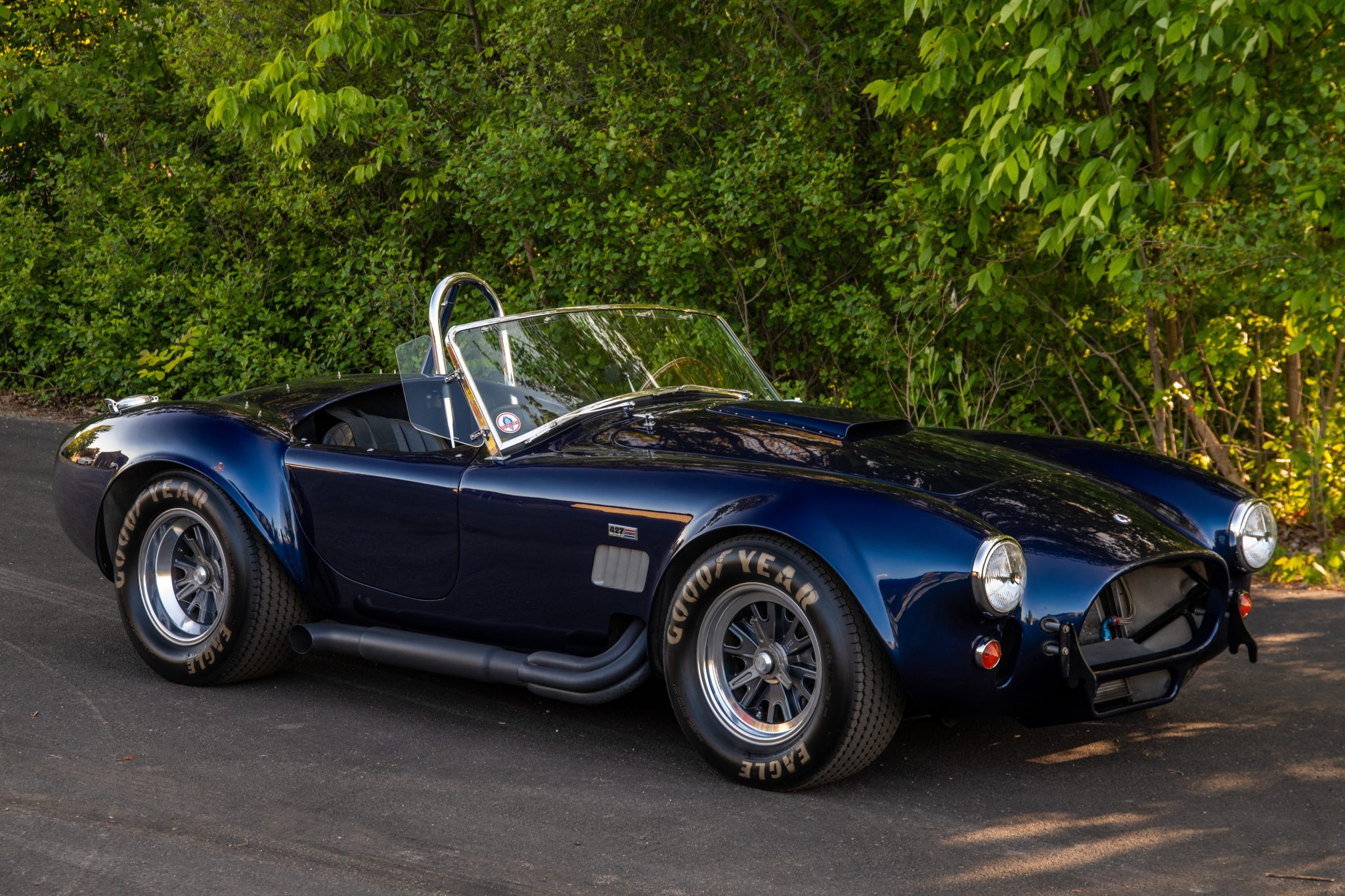 Aluminum-Bodied Shelby Cobra CSX4000 for Sale – Royal Blue 427 Side-Oiler Roadster