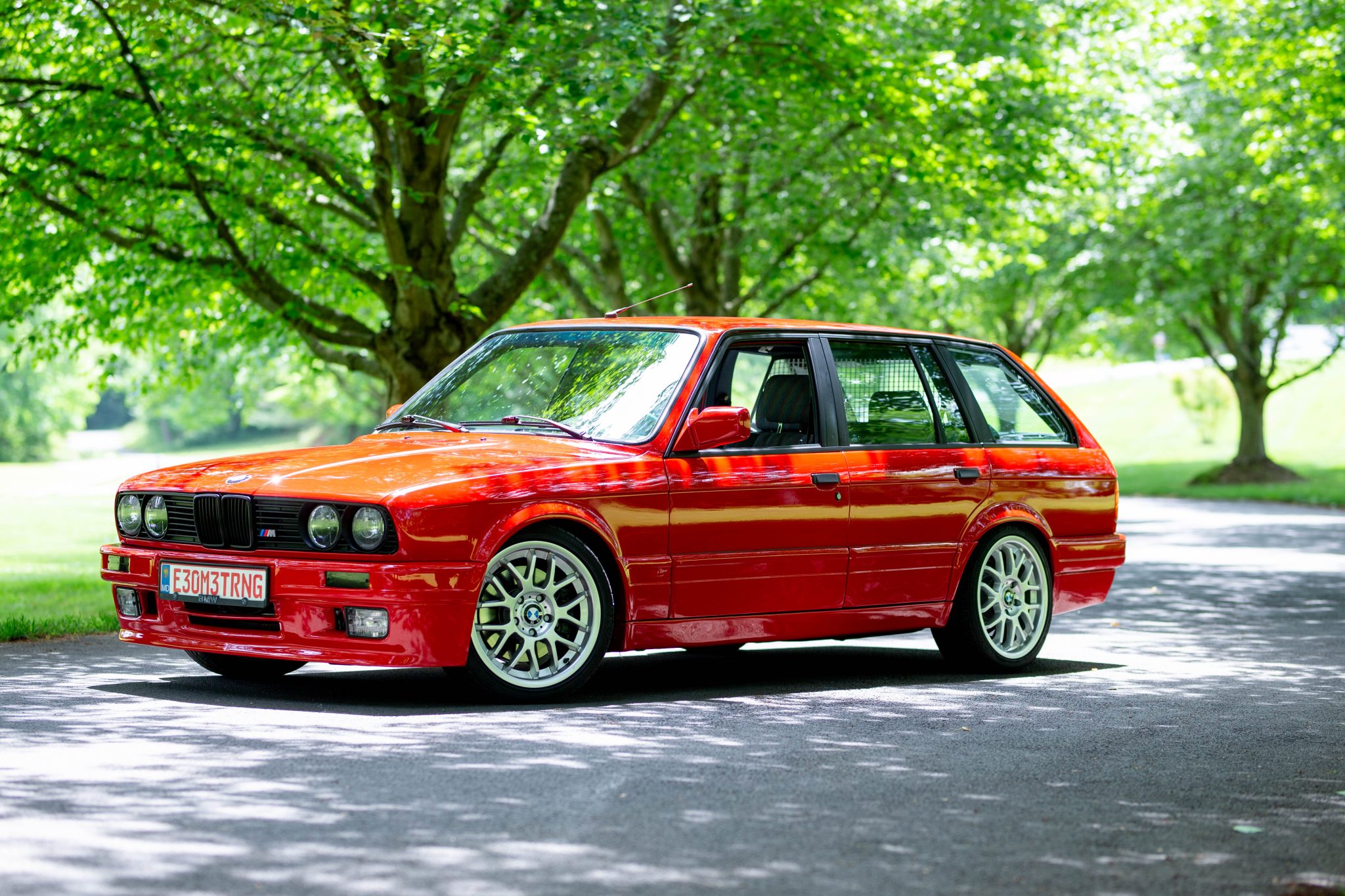 BMW Série 3 E30 Touring 1993 à vendre – Break rouge S52 à boîte cinq rapports