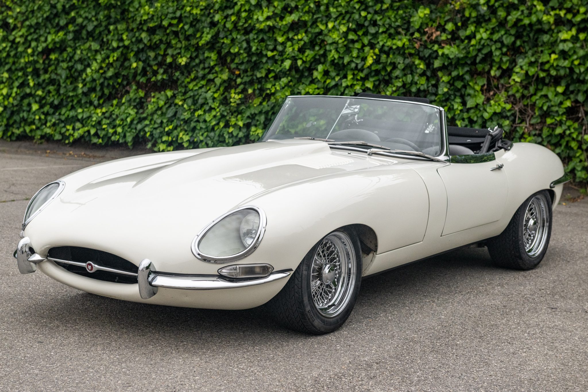 1963 Jaguar XKE Series I for Sale – White 350ci V8 Four-Speed Convertible