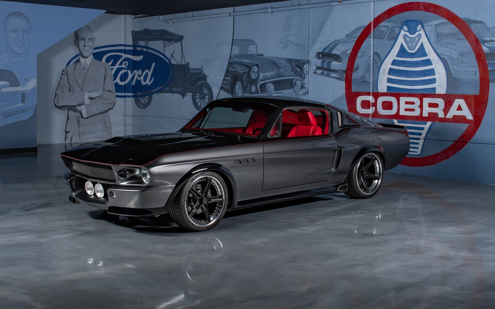 1967 Ford Mustang 1967-1968 for Sale – Gray & Black 482ci V8 Restomod