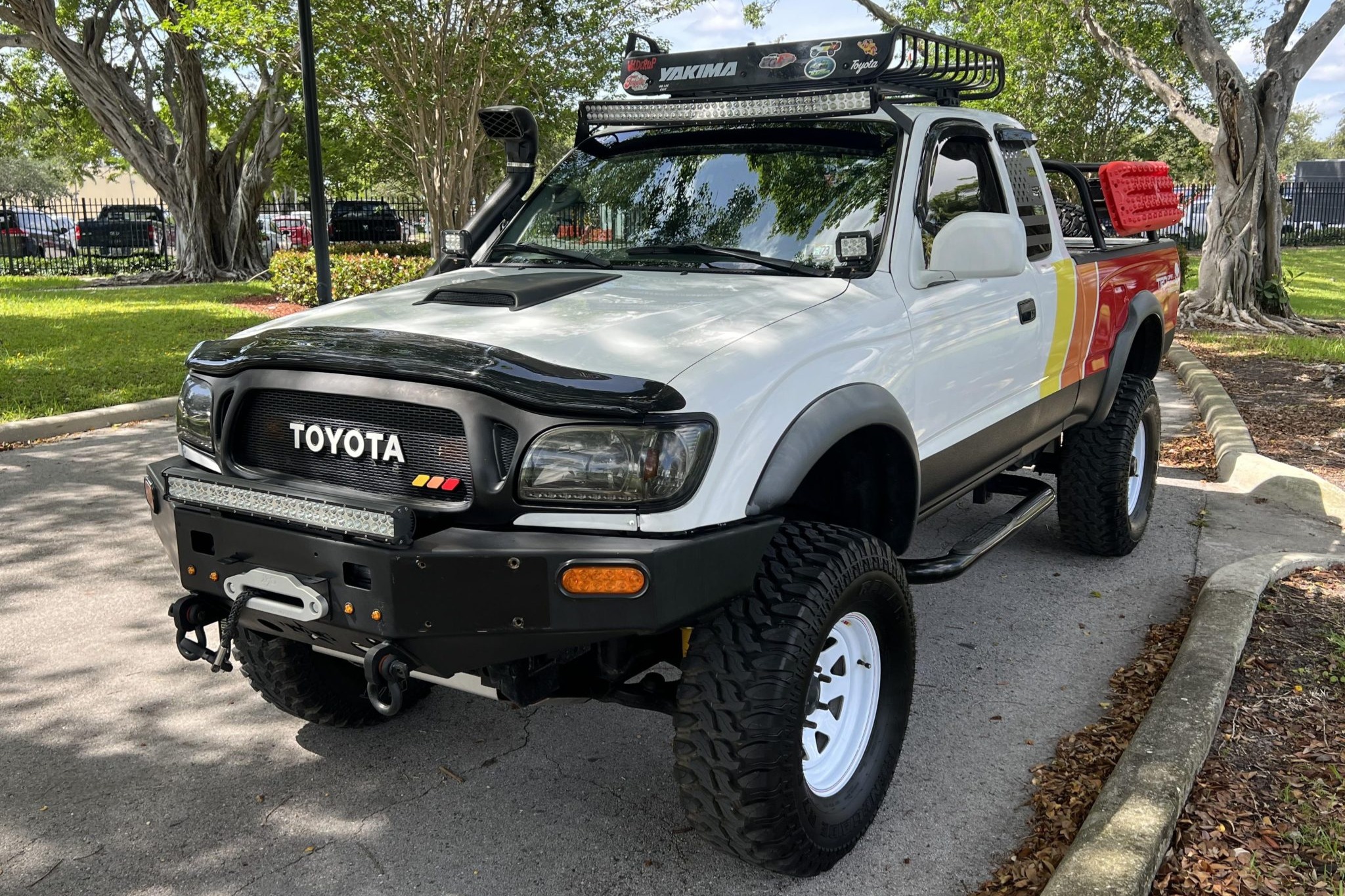 2002 Toyota Tacoma (N1X0 1995-2005) zu verkaufen – Höhergelegter Super White 4x4