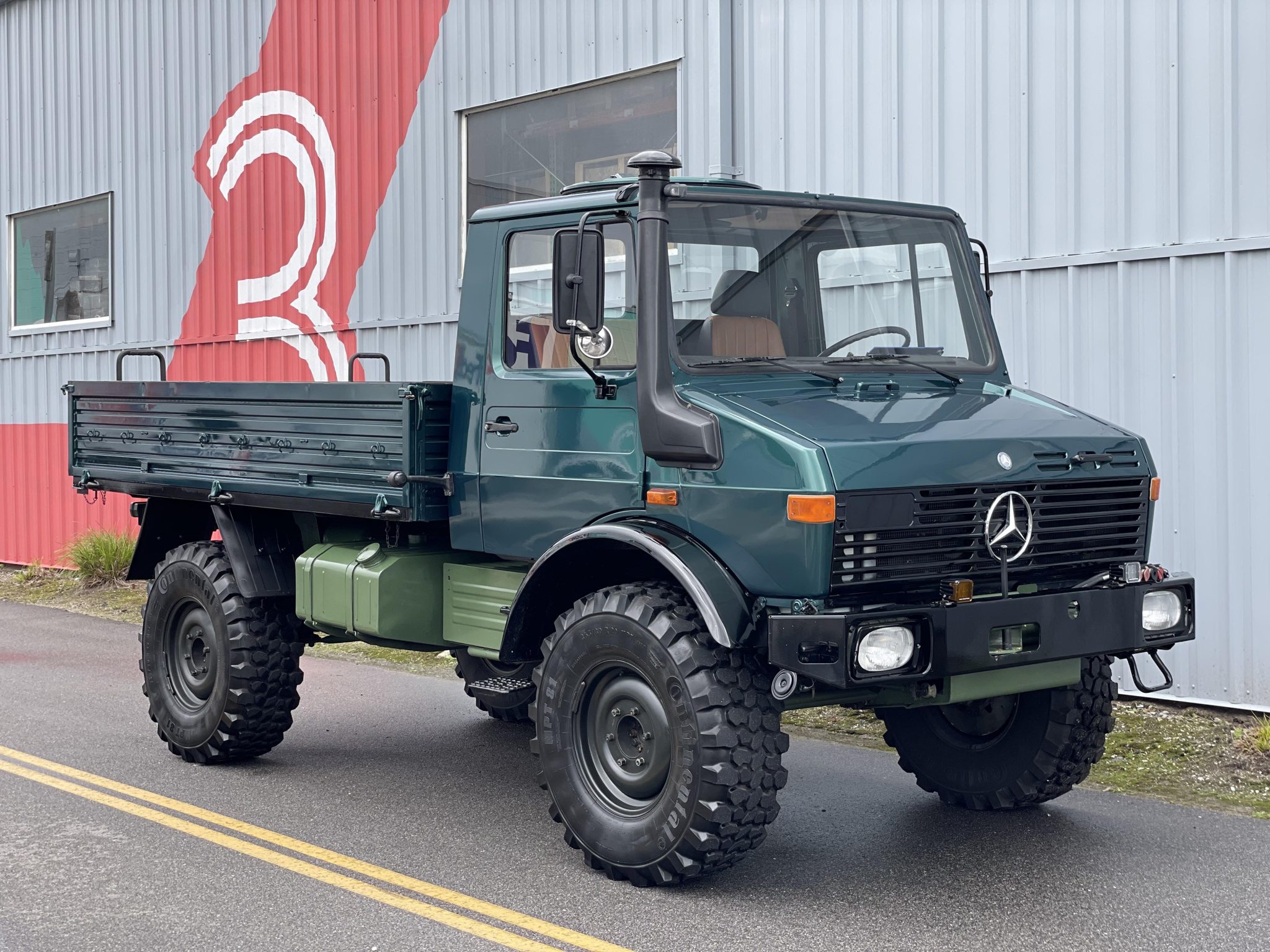 1985 Mercedes-Benz Unimog for Sale – Metallic Green Turbodiesel 4x4 Workhorse