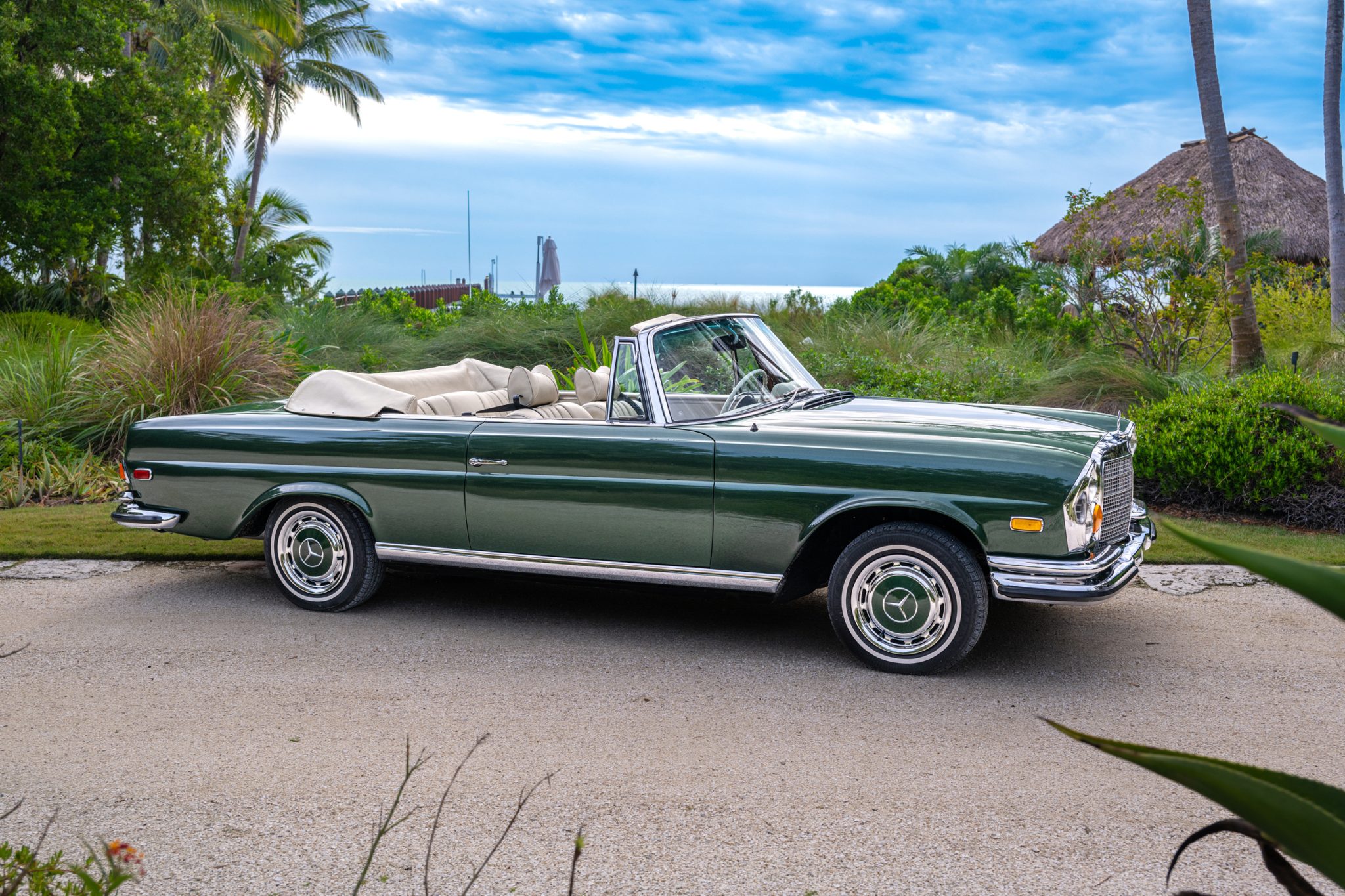 1971 Mercedes-Benz W111 Coupe & Cabriolet à vendre – Cabriolet V8 Metallic Green