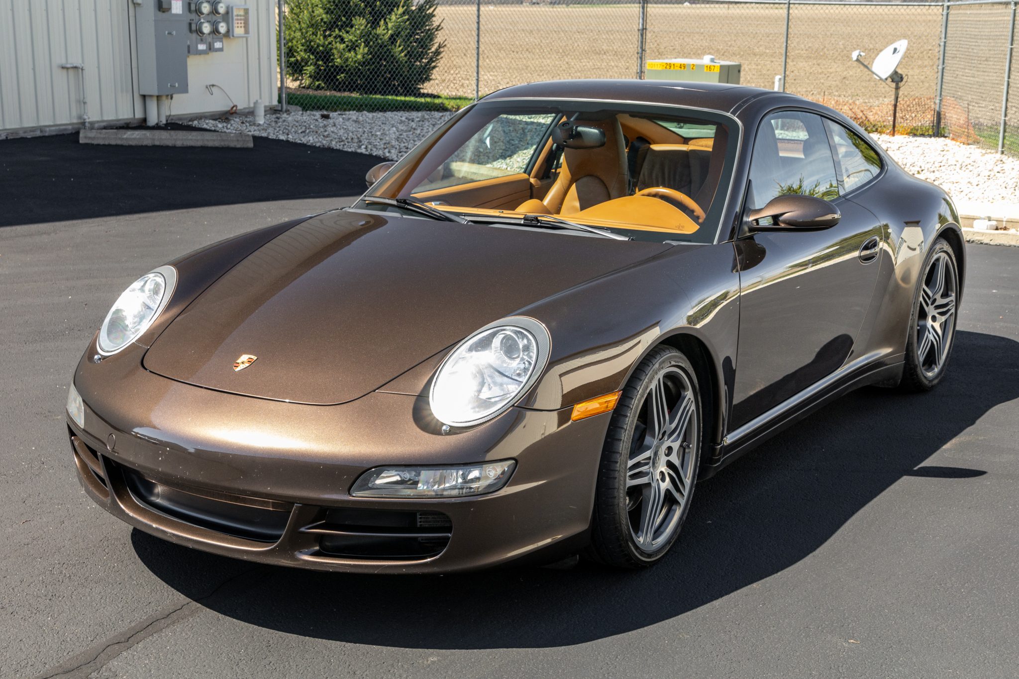 2008 Porsche 997 911 (Non-Turbo/GT2/GT3) à vendre – Macadamia Metallic à six rapports