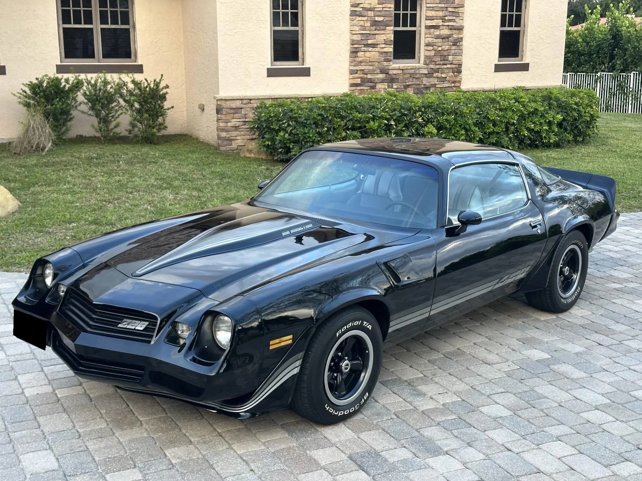 1981 Chevrolet Camaro 2nd Generation 1970-1981 zu verkaufen – Black V8 T-Top mit Viergang