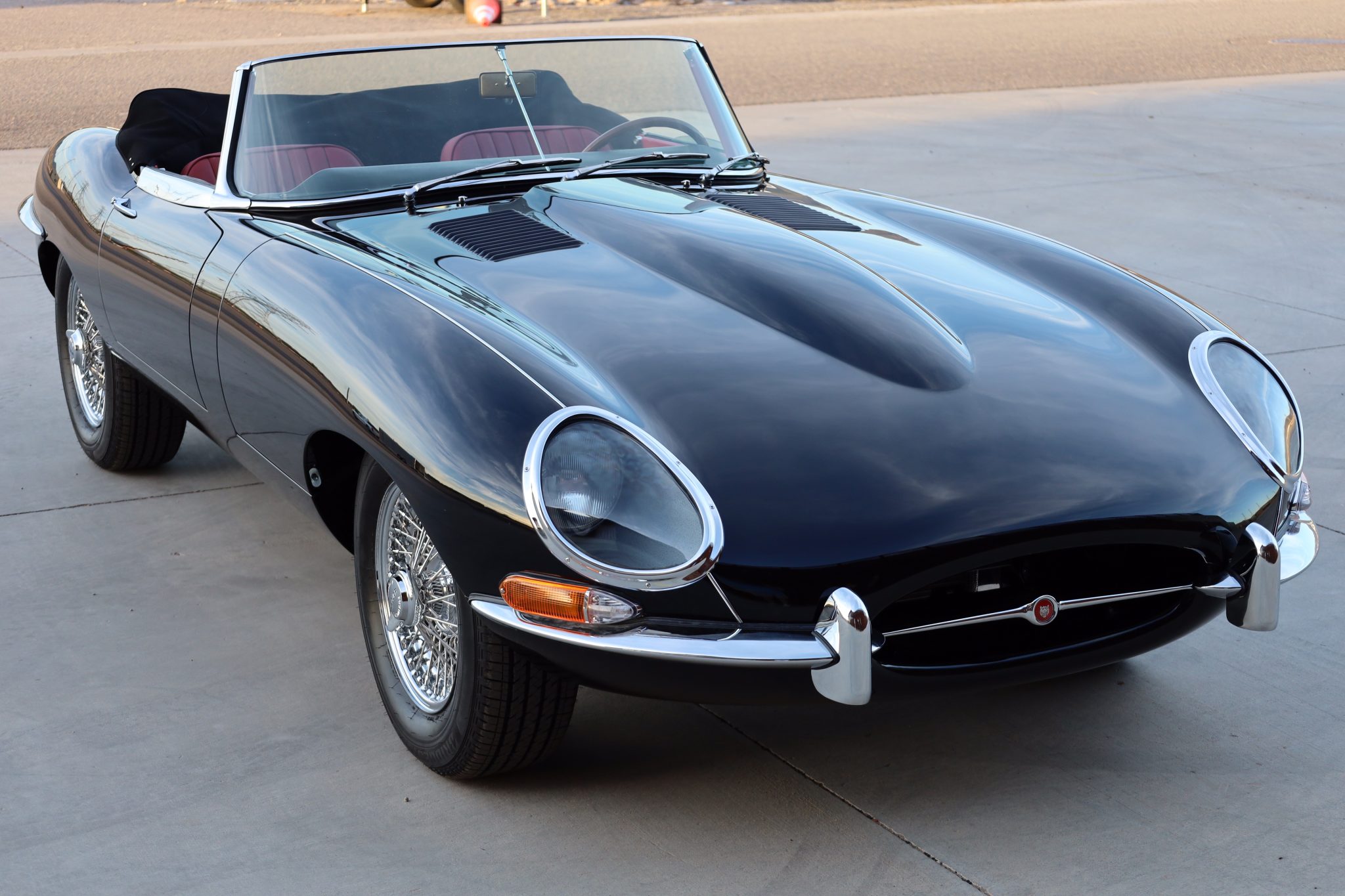1967 Jaguar XKE Series I zu verkaufen – Black 4,2-Liter-Roadster mit Red Interieur