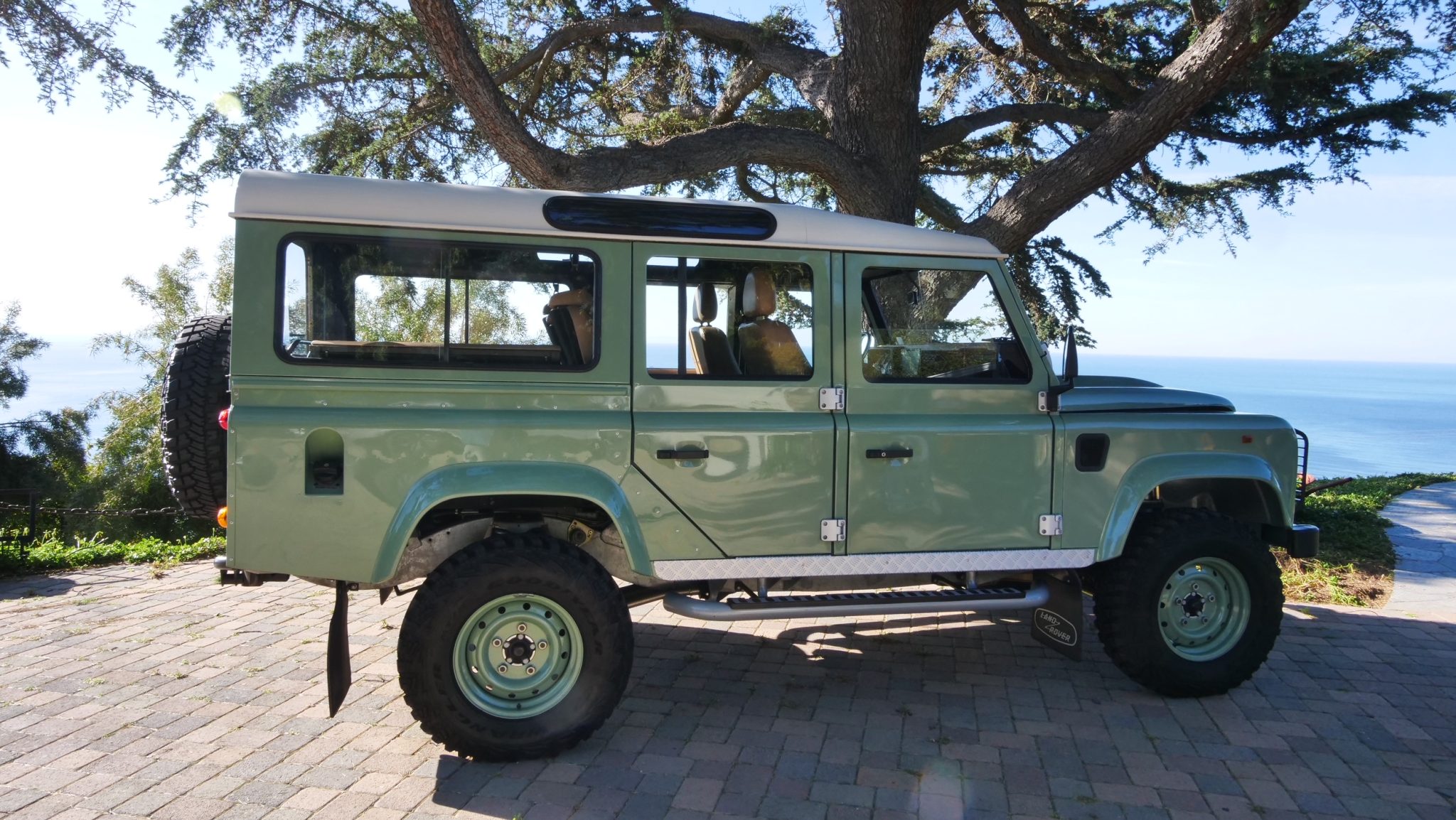 1994 Land Rover 110 / Defender 110 (Euro Spec) for Sale – Metallic Green LS3 V8 Defender