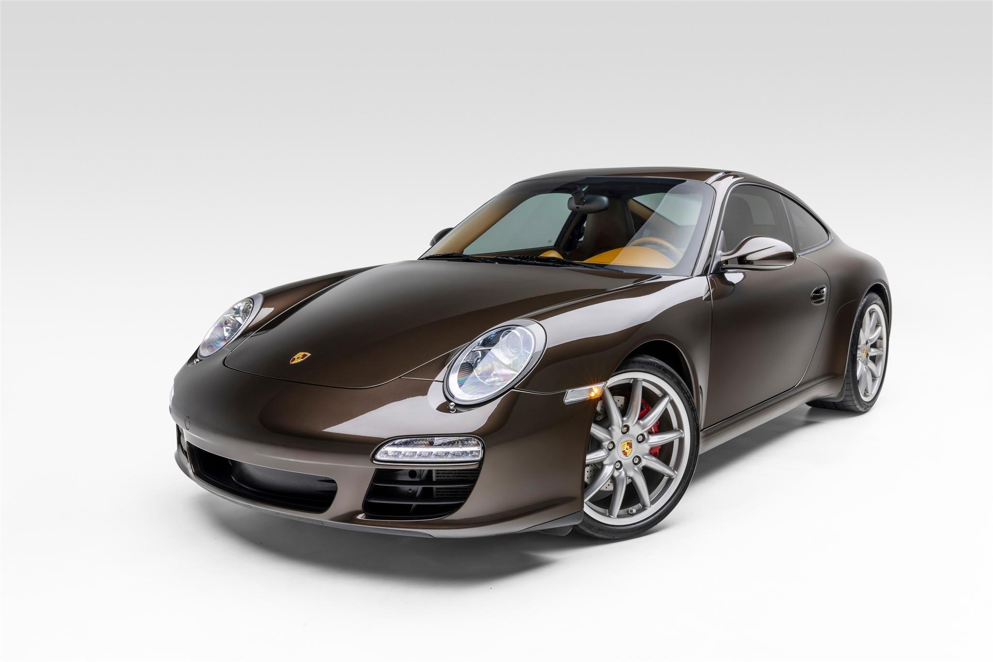 2009 Porsche 997 911 (Non-Turbo/GT2/GT3) à vendre – Macadamia Metallic à six rapports