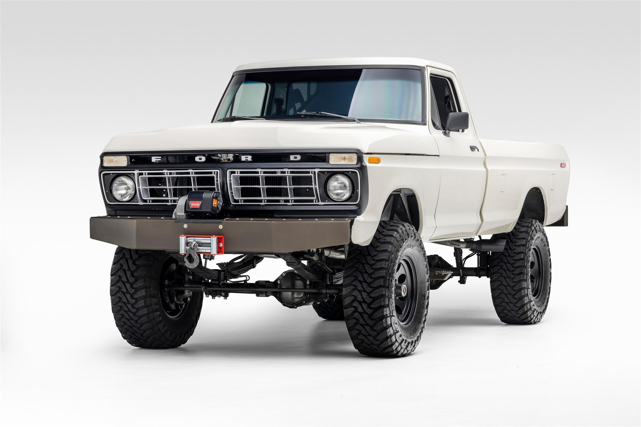 1976 Ford F-Series 1973-1979 à vendre – 4x4 White V8 390ci surélevé à quatre rapports