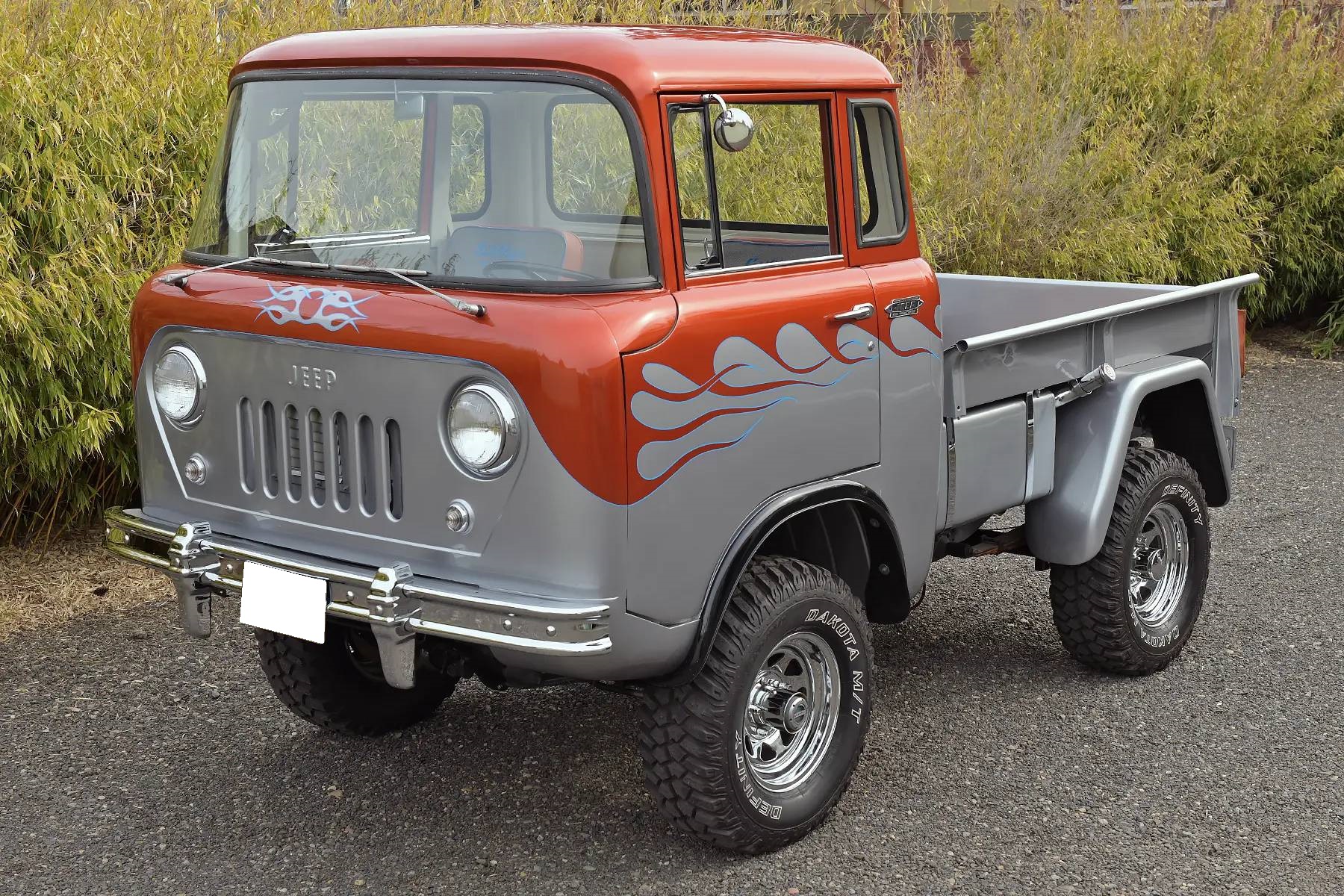 1957 Jeep Forward Control à vendre – 4x4 cab-over Silver et Orange à V6