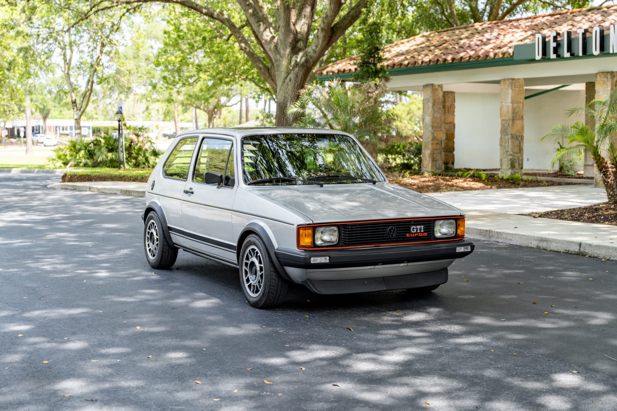 1983 Volkswagen GTI Mk1 à vendre – Compacte Silver turbo à cinq rapports