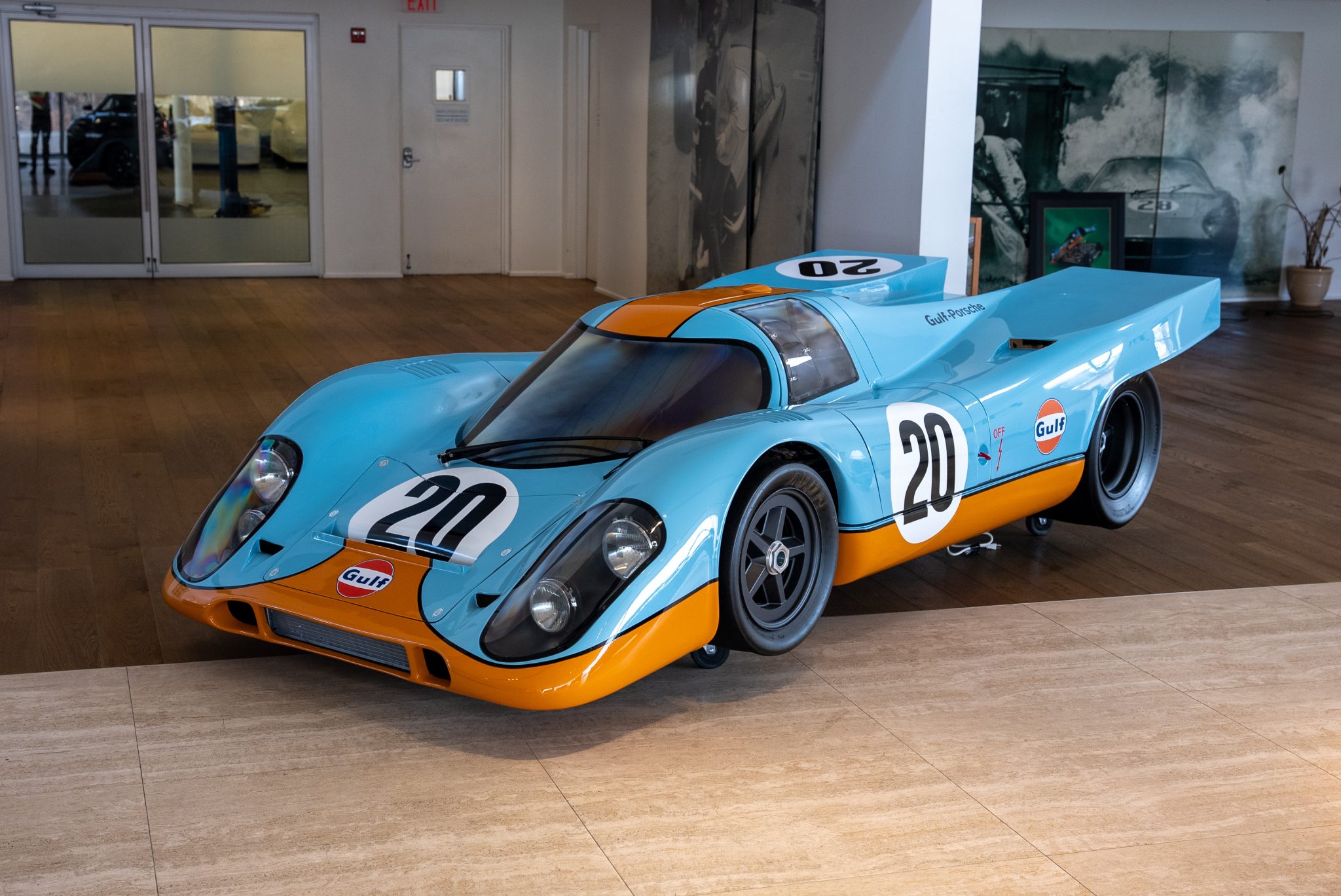 Slot Mods Porsche 917 Le Mans Slot Car Raceway zu verkaufen – Gulf-Rennbahn im Maßstab 1:32