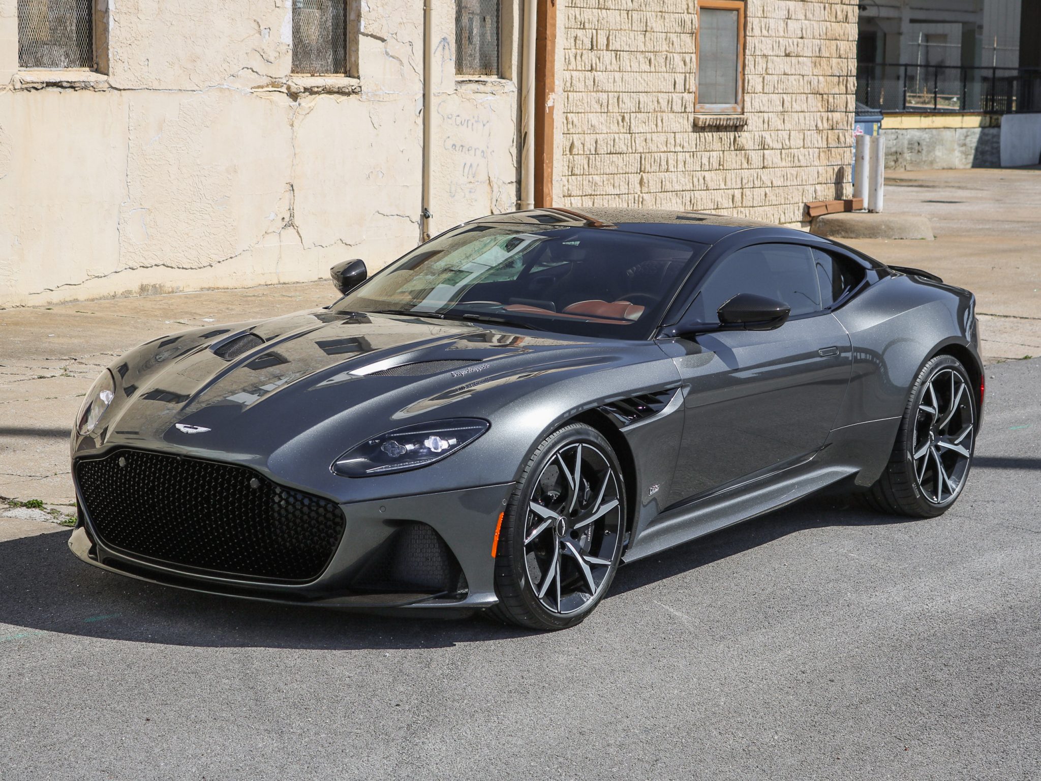 2019 Aston Martin DBS zu verkaufen – Magnetic Silver Biturbo-V12 Grand Tourer