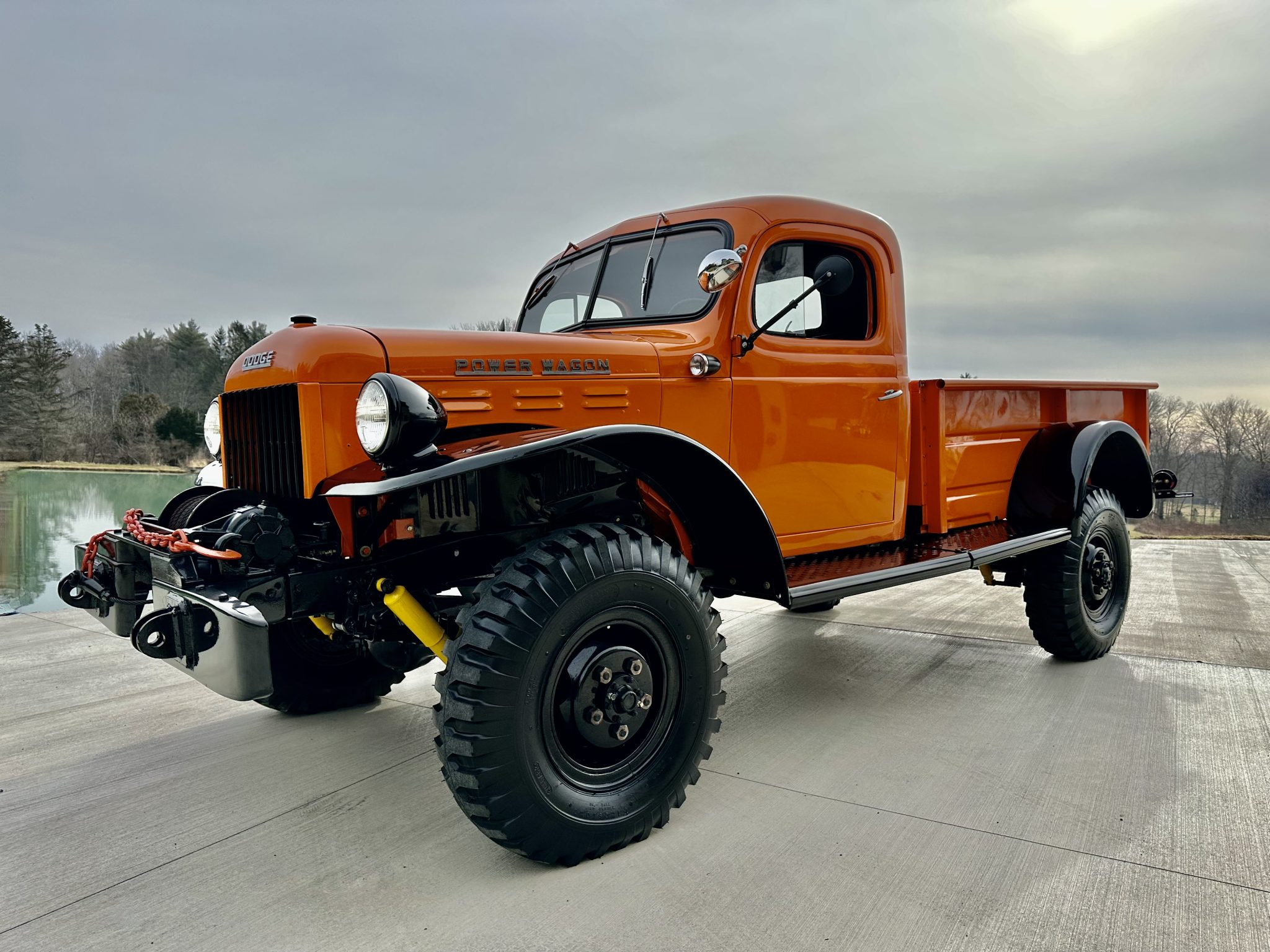 1957 Dodge Power Wagon à vendre – 4x4 Orange six-cylindres à quatre rapports