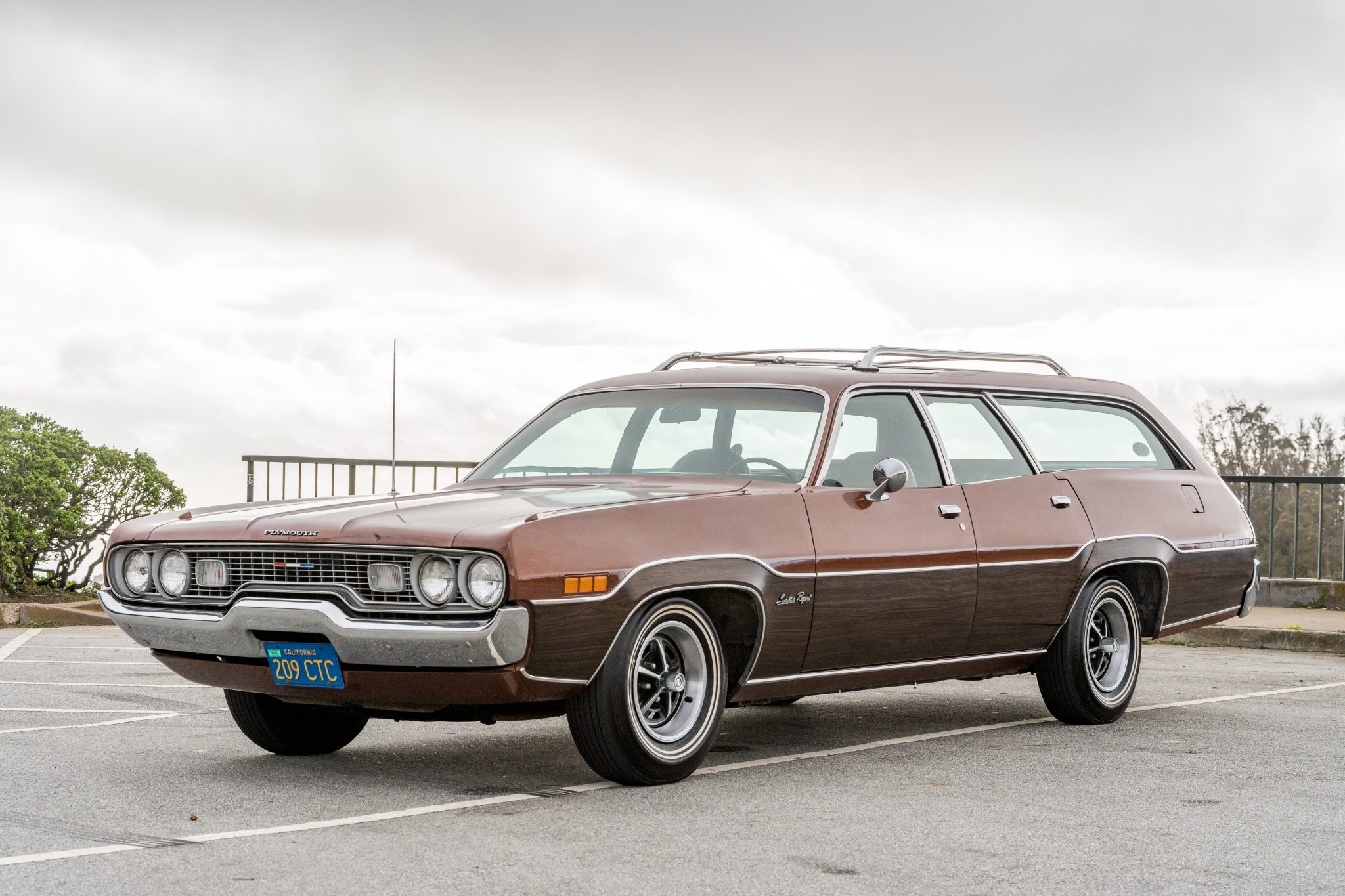 1971 Plymouth Satellite zu verkaufen – Brown Woodgrain V8 Station Wagon