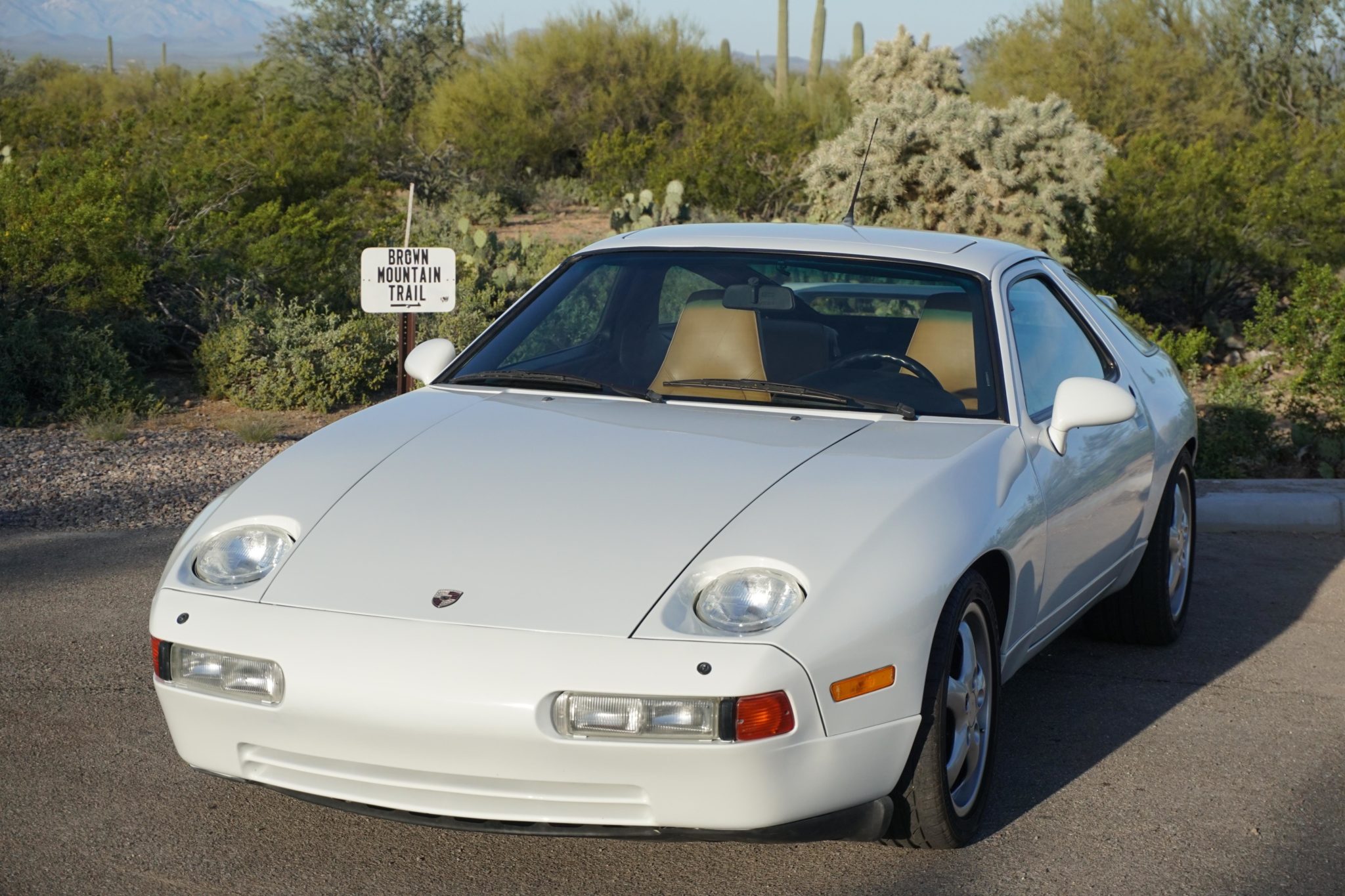 1994 Porsche 928 à vendre – Grand Prix White V8 Grand Tourer