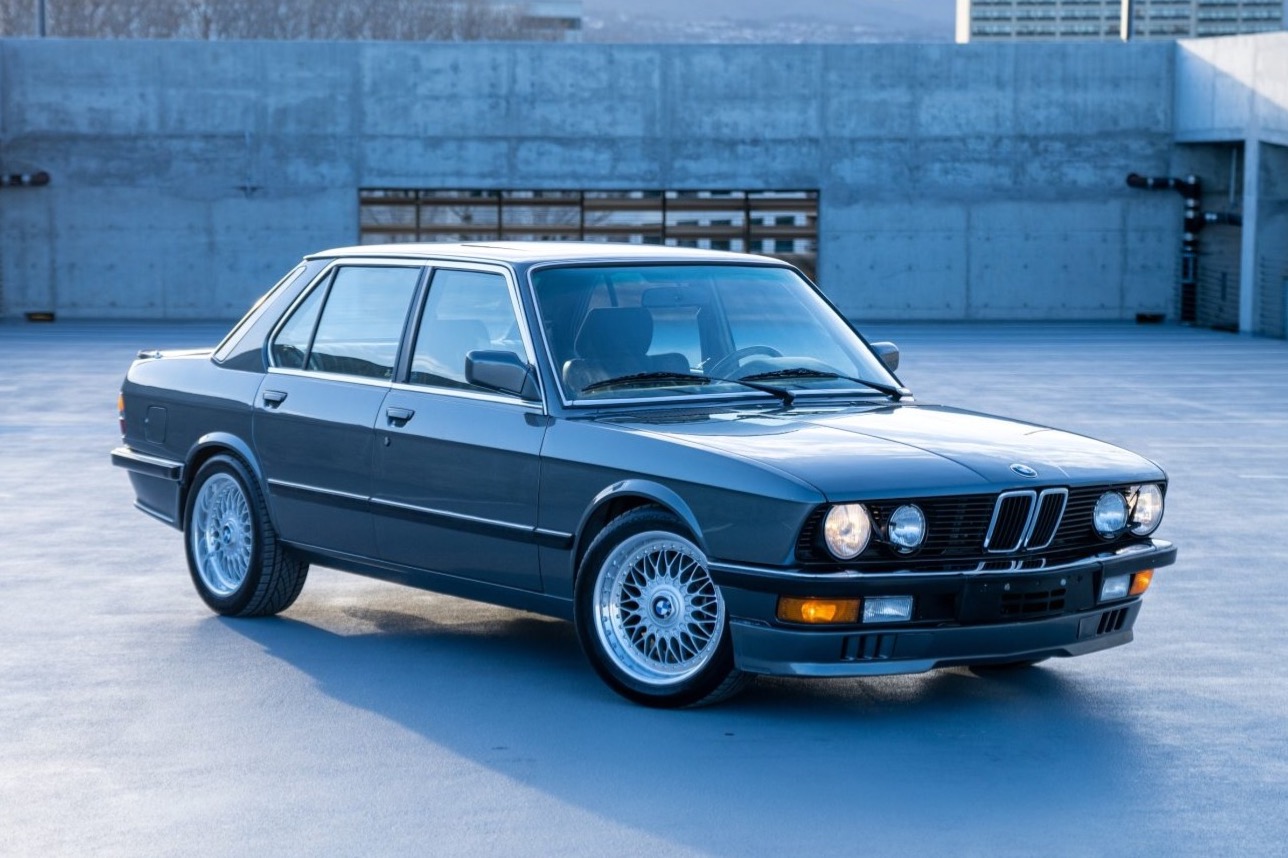 1985 BMW E28 5-Series zu verkaufen – Metallic Gray S54 Sportlimousine mit Sechsgang