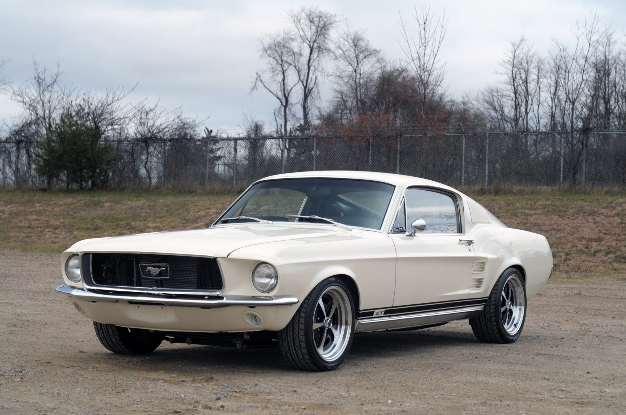 1967 Ford Mustang 1967-1968 for Sale – White Coyote V8 Six-Speed Restomod