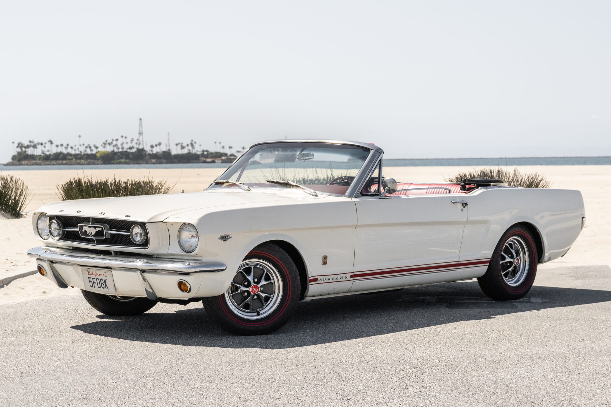 1965 Ford Mustang 1964.5-1966 zu verkaufen – White K-Code V8 Cabrio mit Viergang