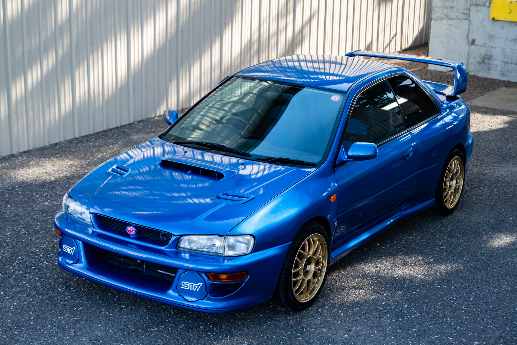1998 Subaru WRX STi zu verkaufen – World Rally Blue mit Fünfgang-Handschaltung