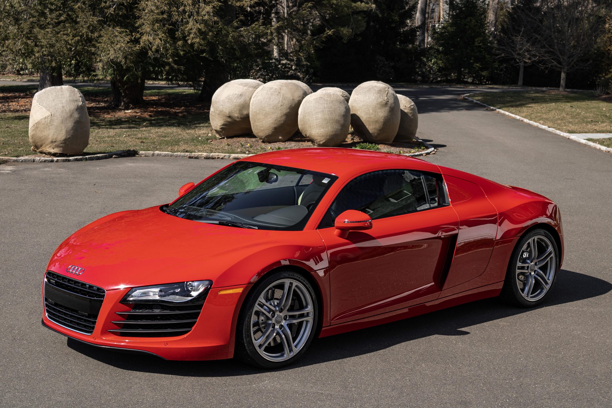 2009 Audi R8 zu verkaufen – Brilliant Red V8 mit Kulissenschaltung