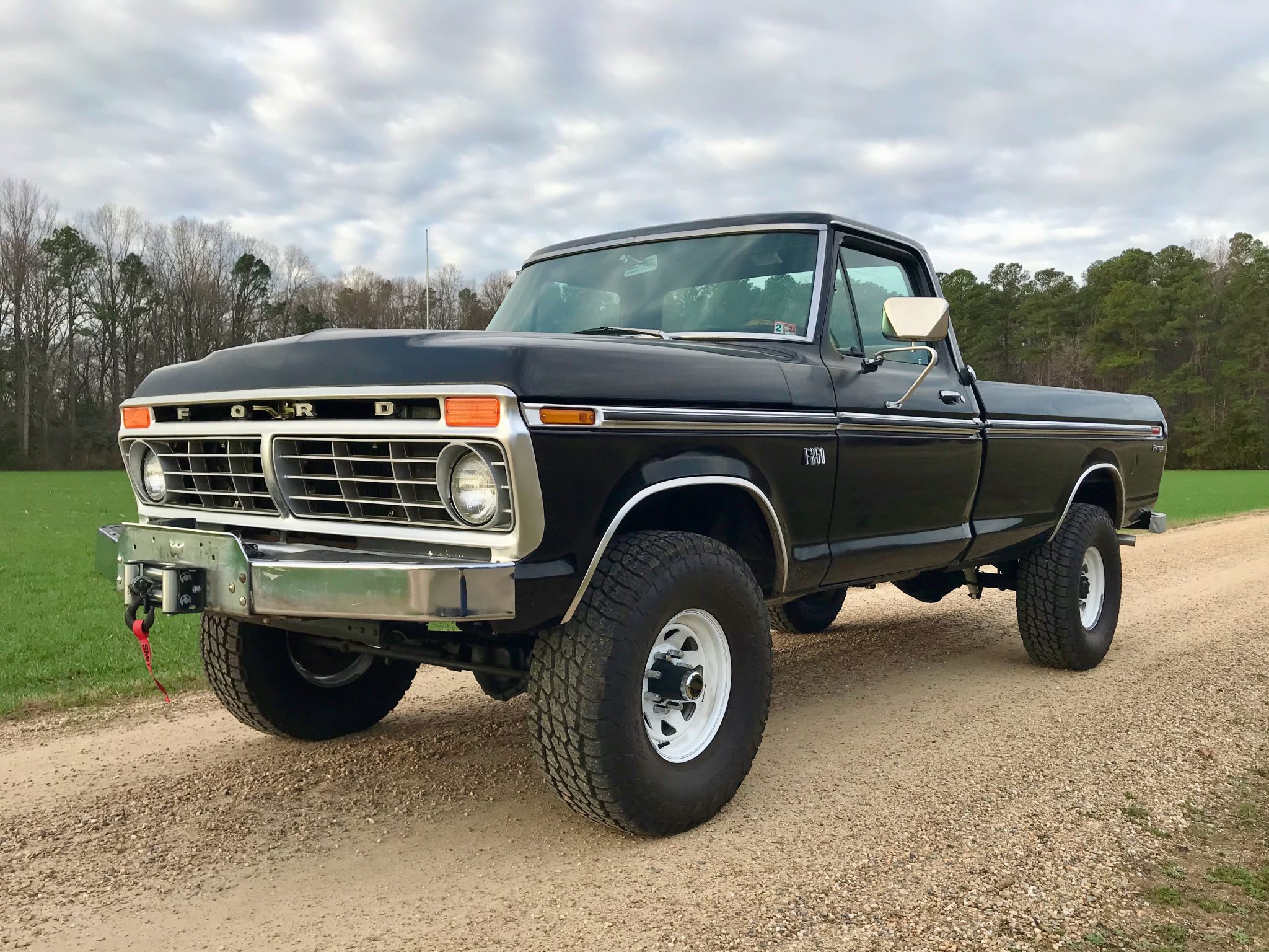 1975 Ford F-Series 1973-1979 zu verkaufen – Schwarzer 390-ci-V8-Allradtruck