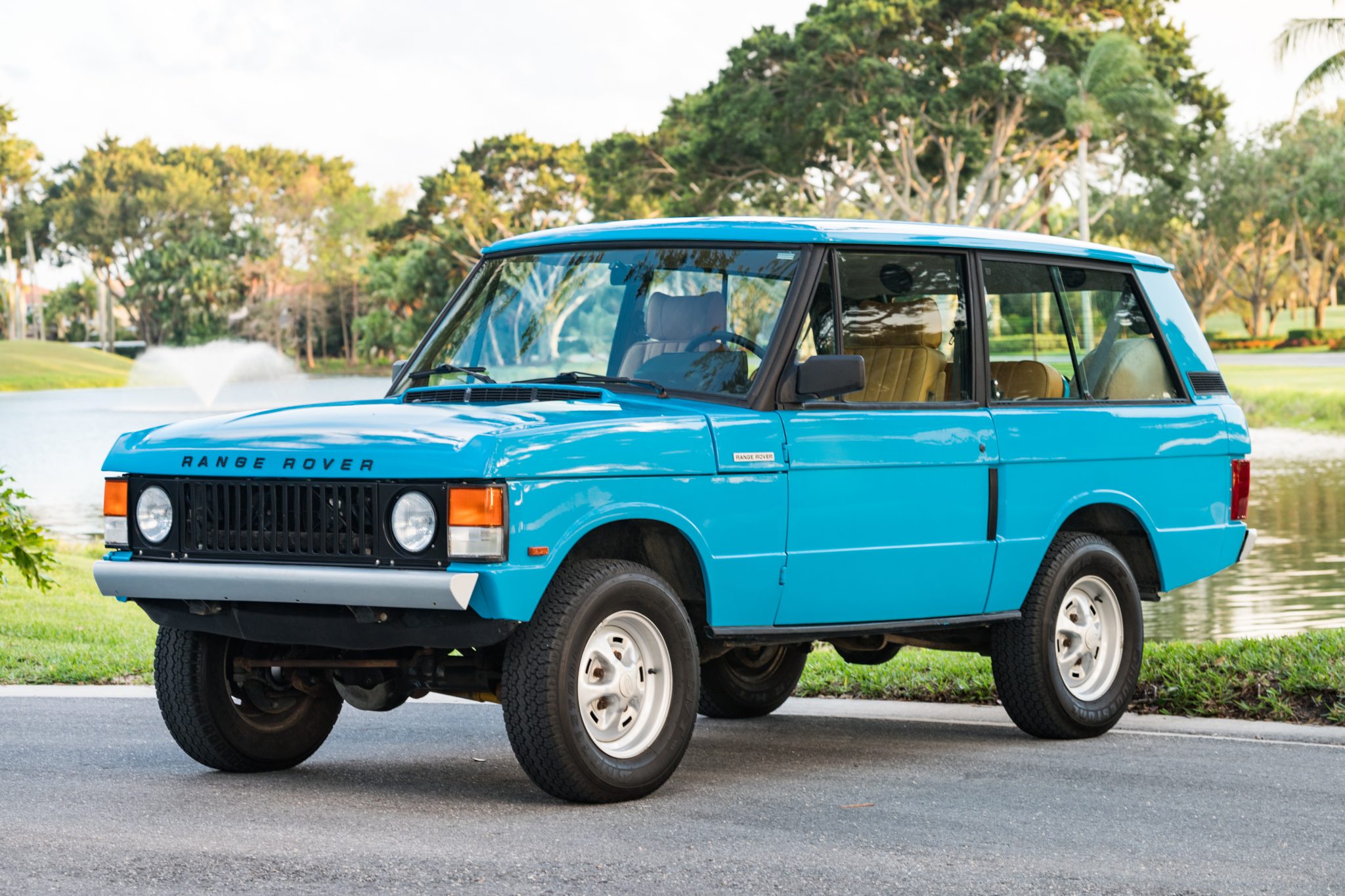 1992 Land Rover Range Rover Classic for Sale – Tuscan Blue V8
