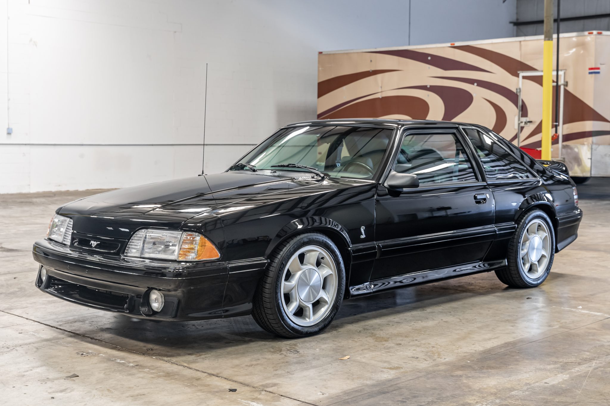 1993 Ford Fox-Body Mustang zu verkaufen – Schwarzer 302-V8-Handschalter