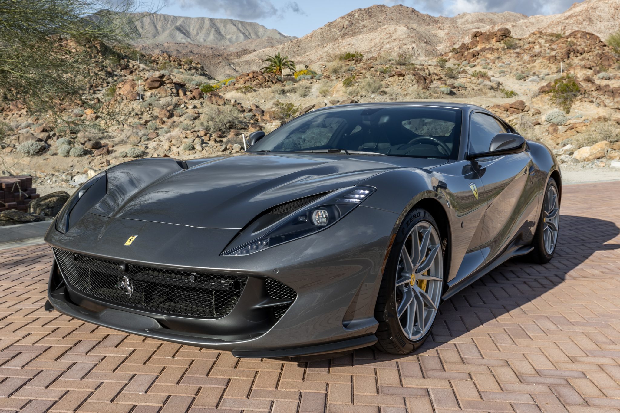 2018 Ferrari 812 Superfast & 812 GTS à vendre – Grand tourisme V12 Grigio Ferro