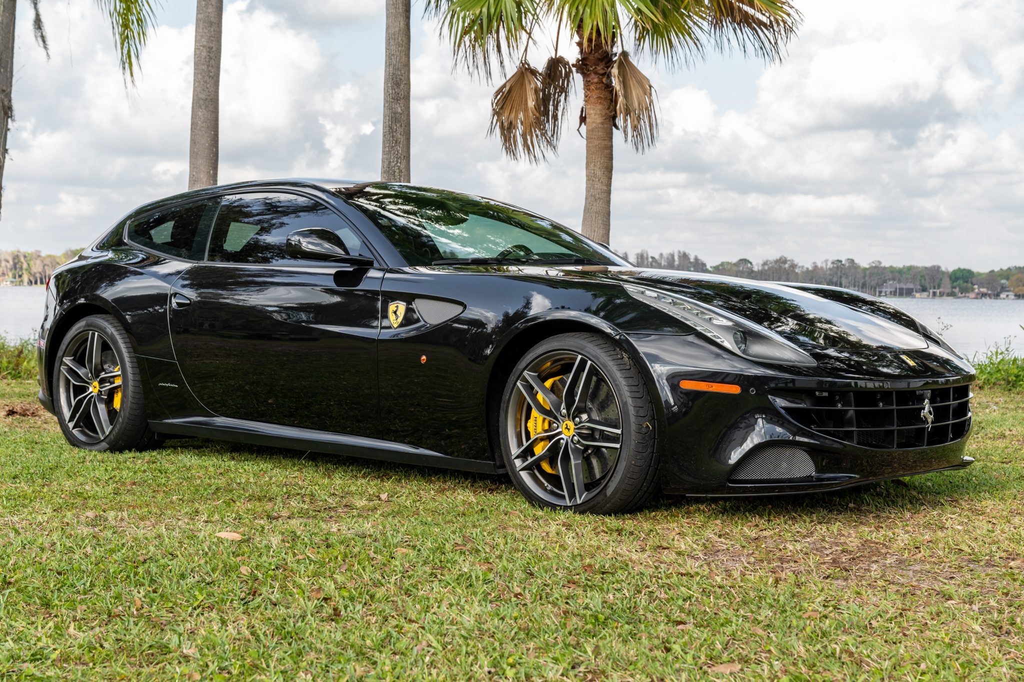 2016 Ferrari FF zu verkaufen – Nero V12 Grand Tourer mit Allradantrieb