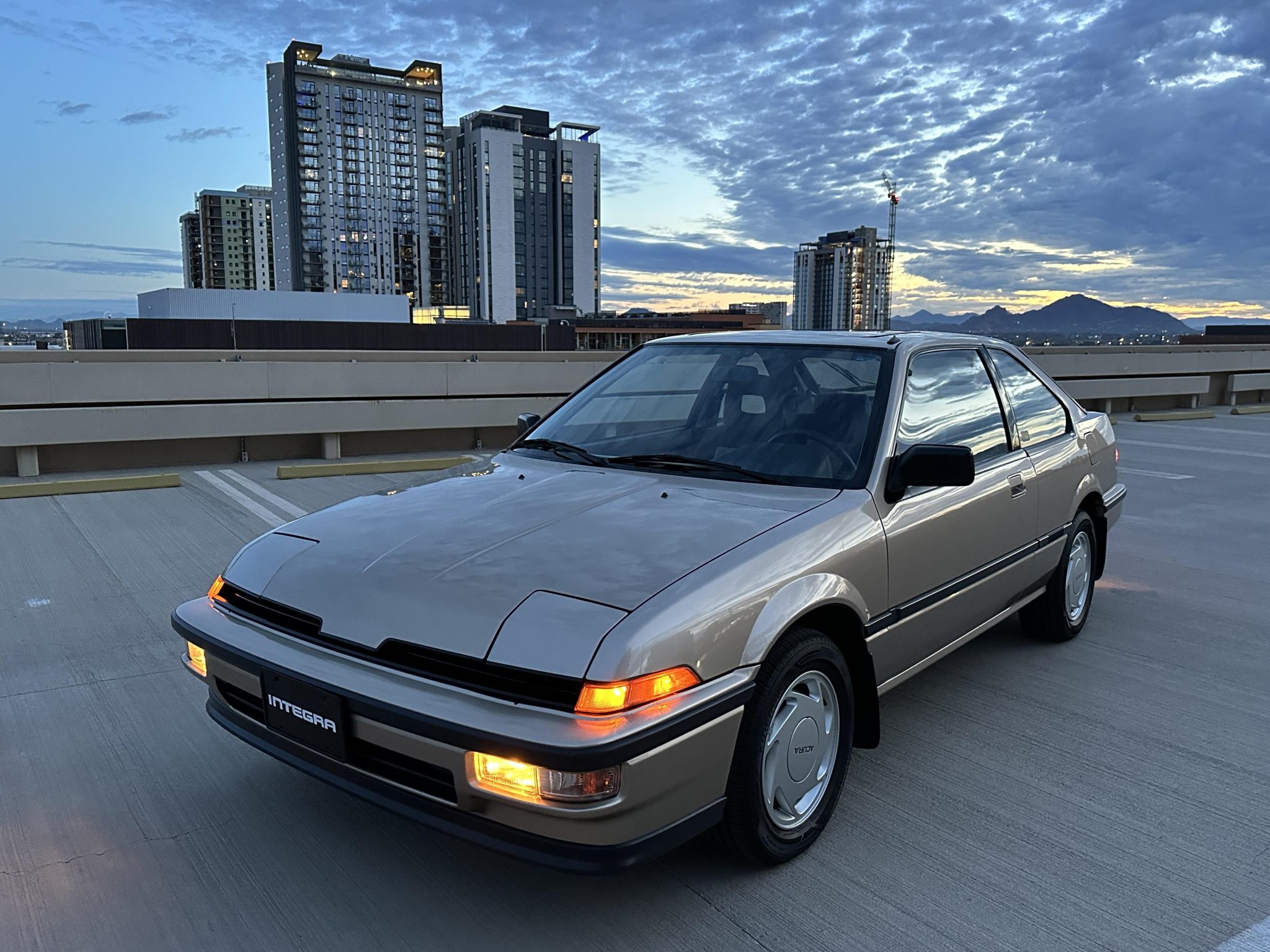 1989 Acura Integra à vendre – Hatchback Doré DOHC à Cinq Rapports