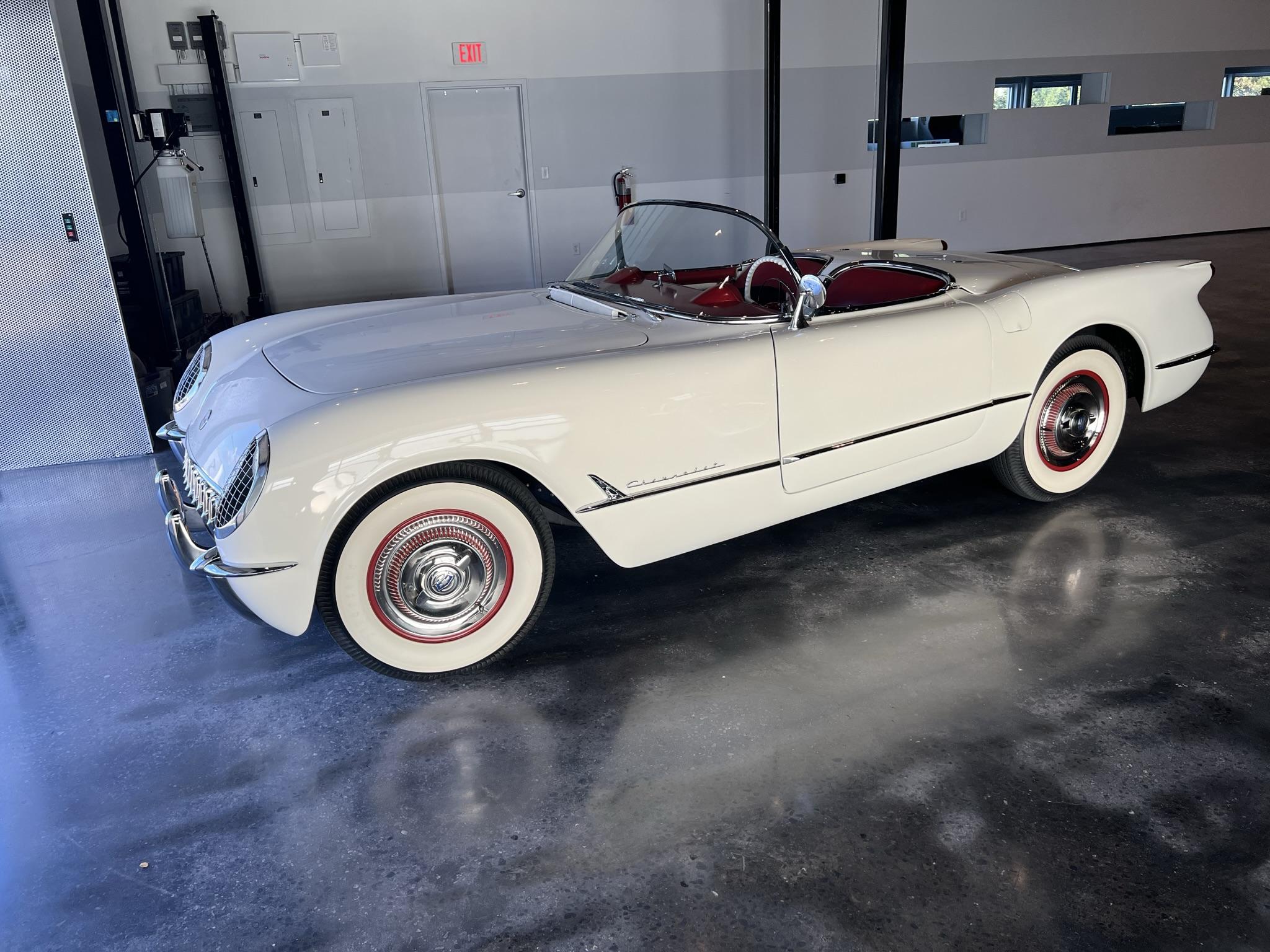 1953 Chevrolet Corvette C1 zu verkaufen – Weißer Blue-Flame-Roadster