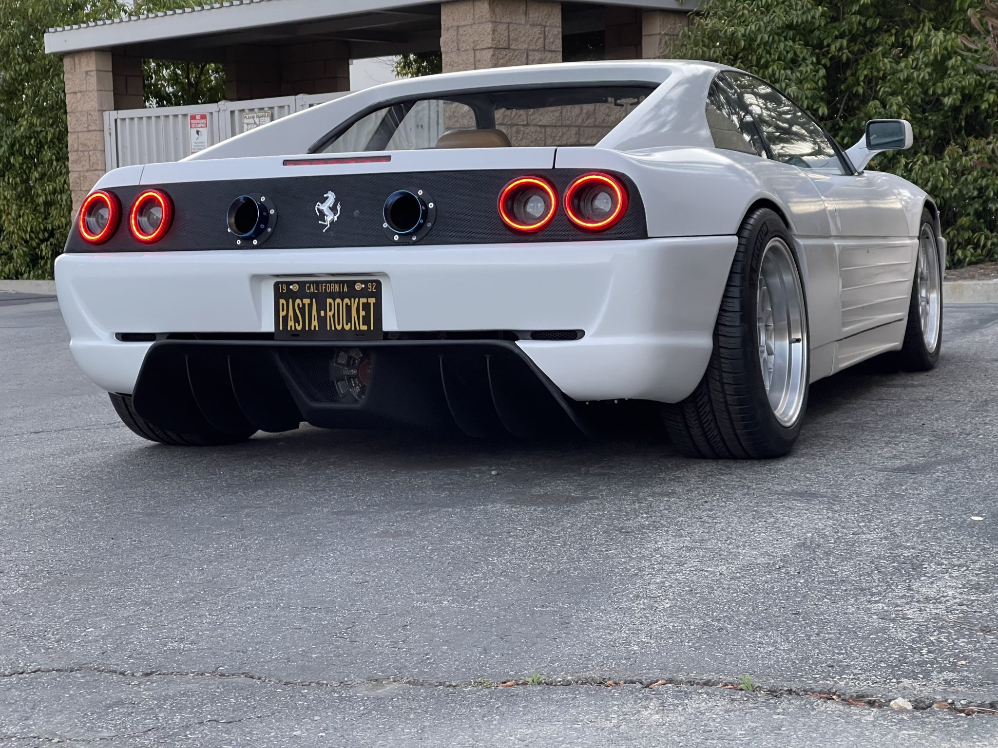1992 Ferrari 348 zu verkaufen – Weißes V8-Coupé mit Schaltkulisse