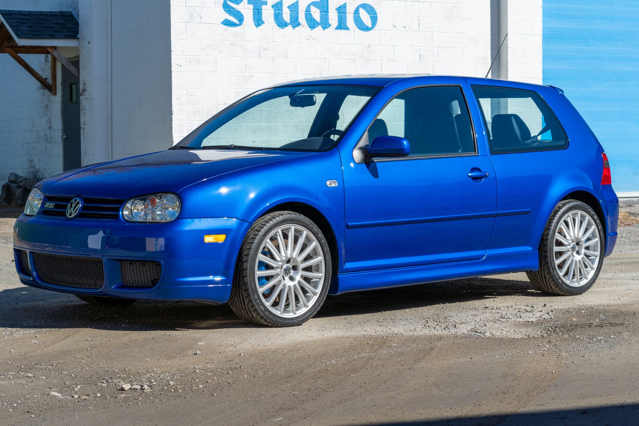 2004 Volkswagen R32 zu verkaufen – Deep Blue Pearl VR6-Handschalter