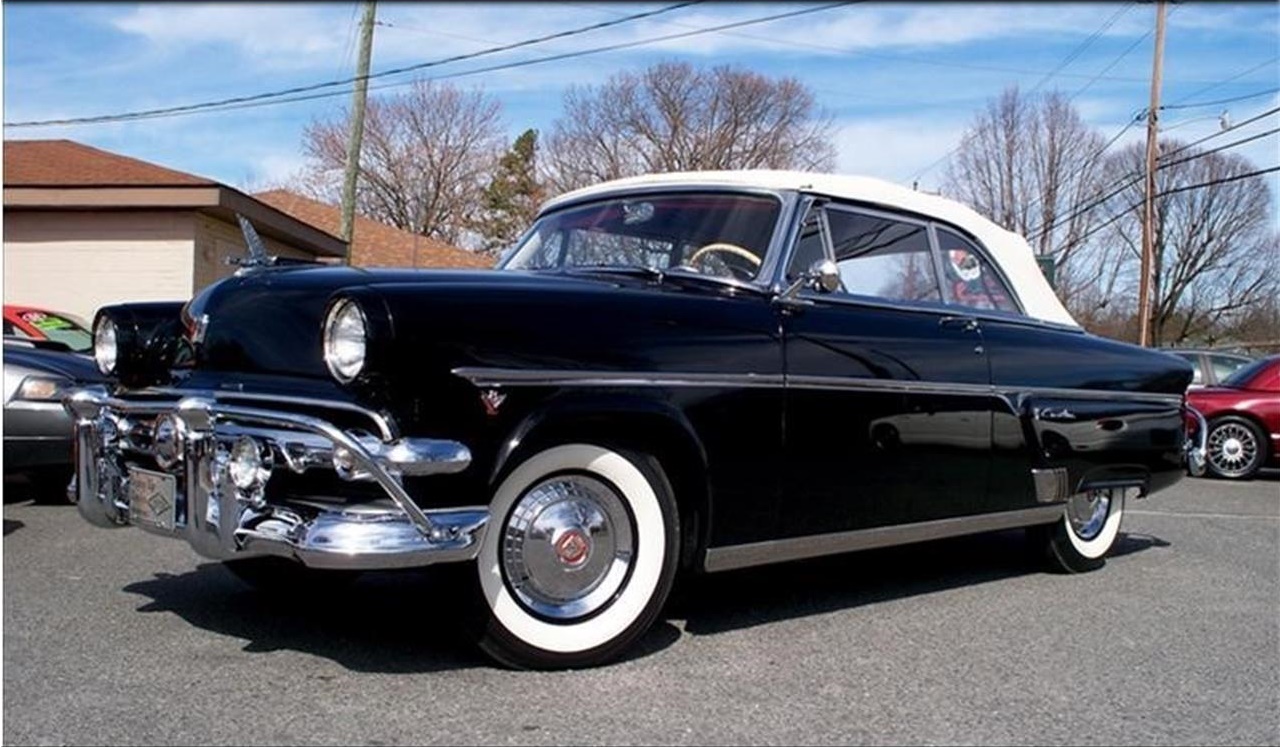 1954 Ford Crestliner
