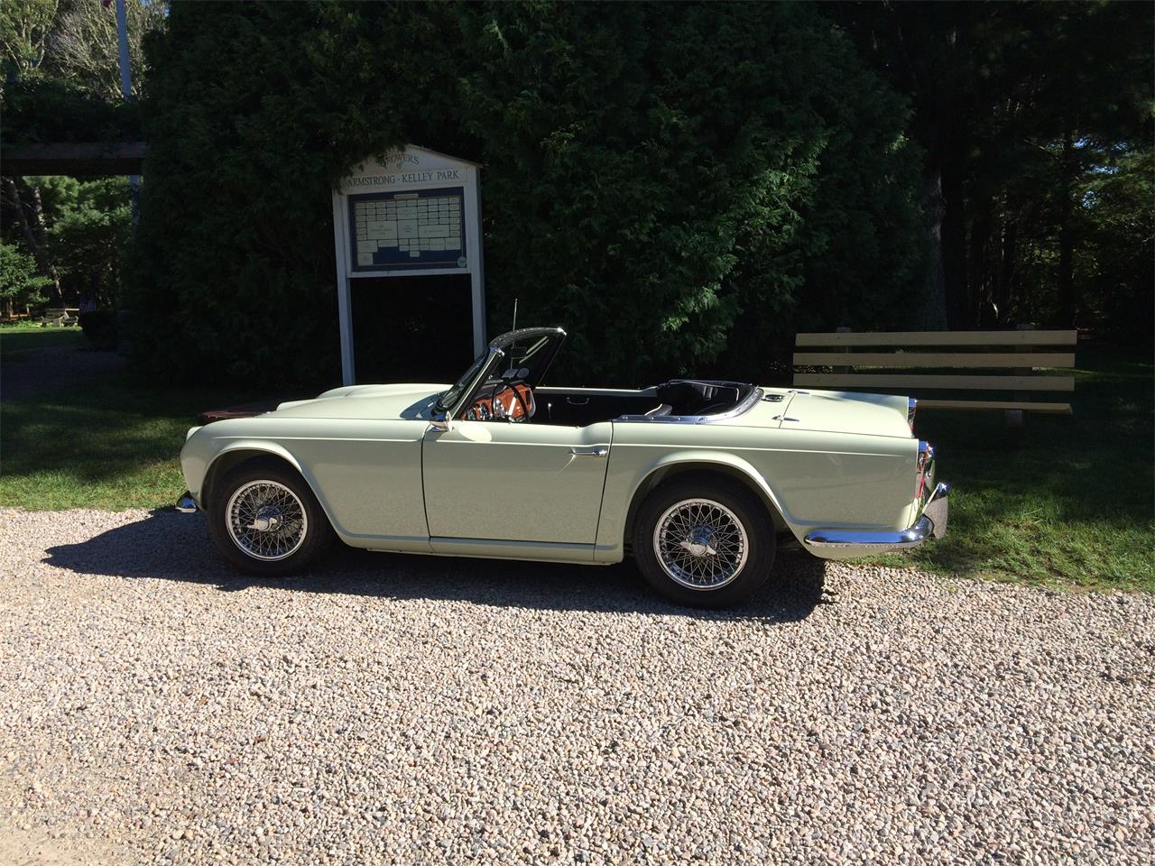 Triumph TR4
