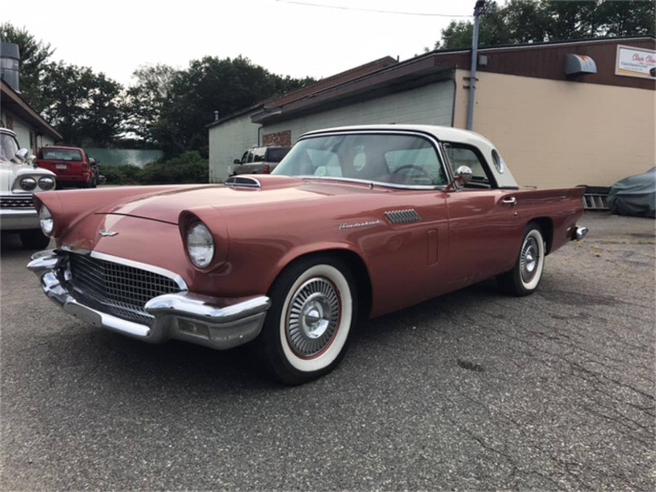 1957 Ford Thunderbird