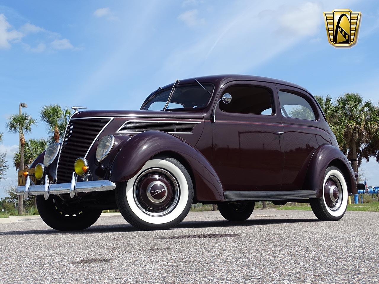 1937 Ford Tudor