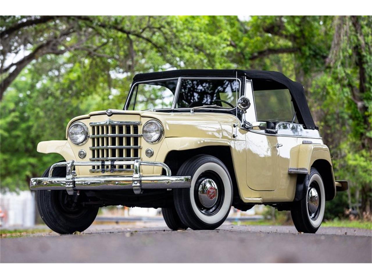 Willys Jeepster