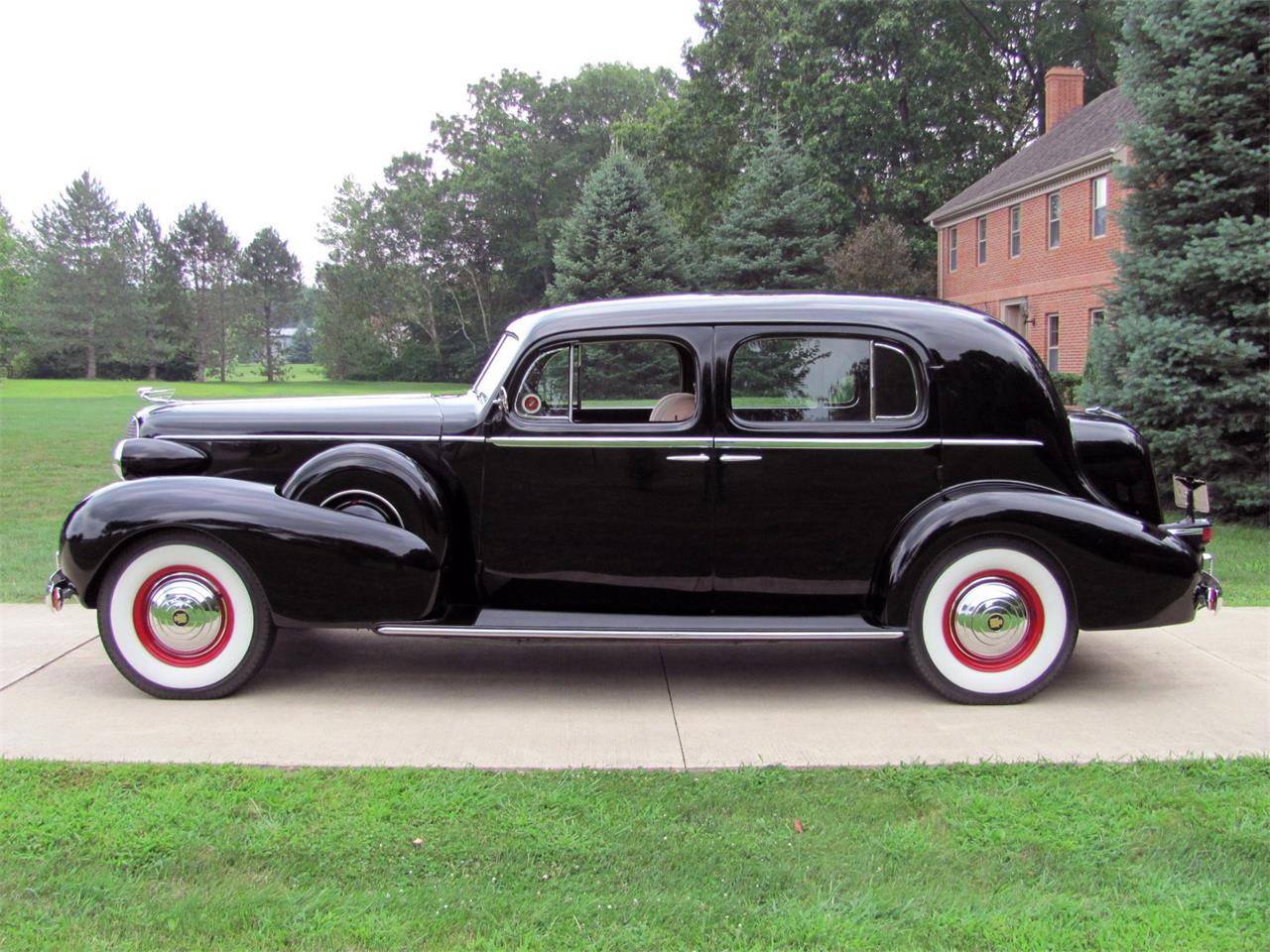 1937 Cadillac Fleetwood