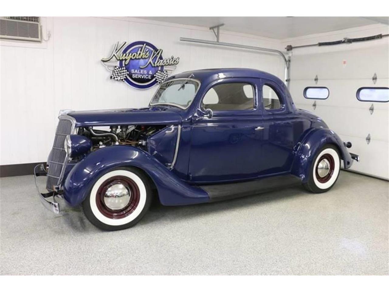 1935 Ford Deluxe