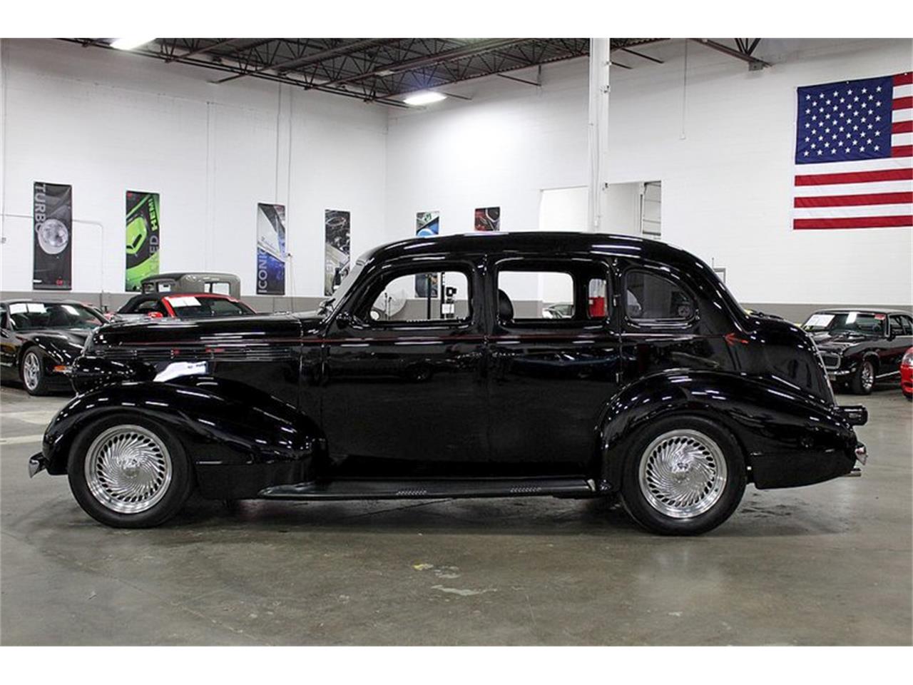 1937 Pontiac Deluxe 6
