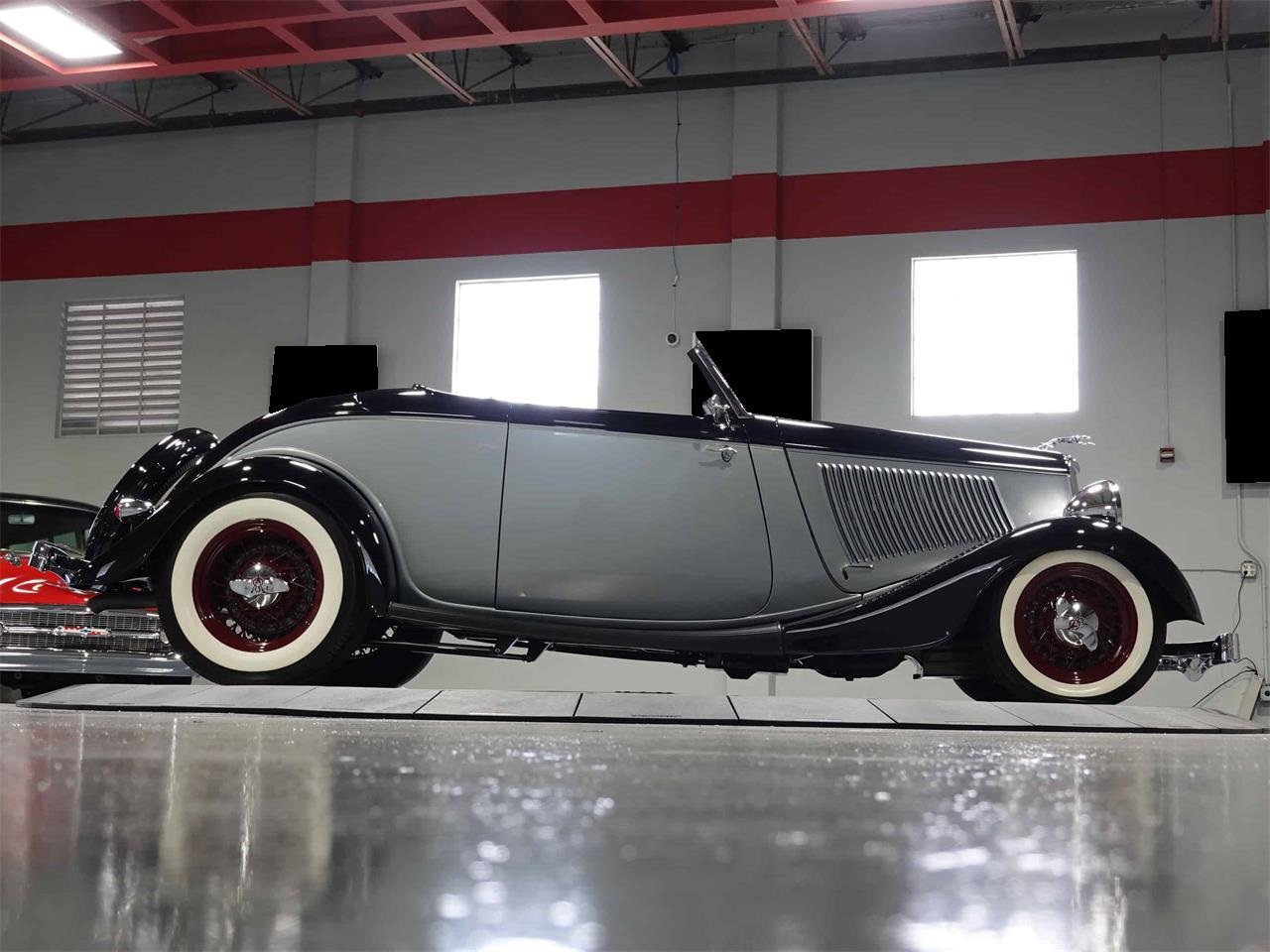 1933 Ford Custom