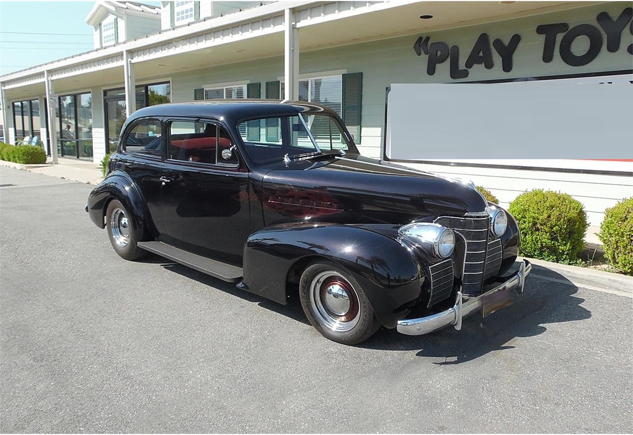 Oldsmobile 2 Dr Sedan