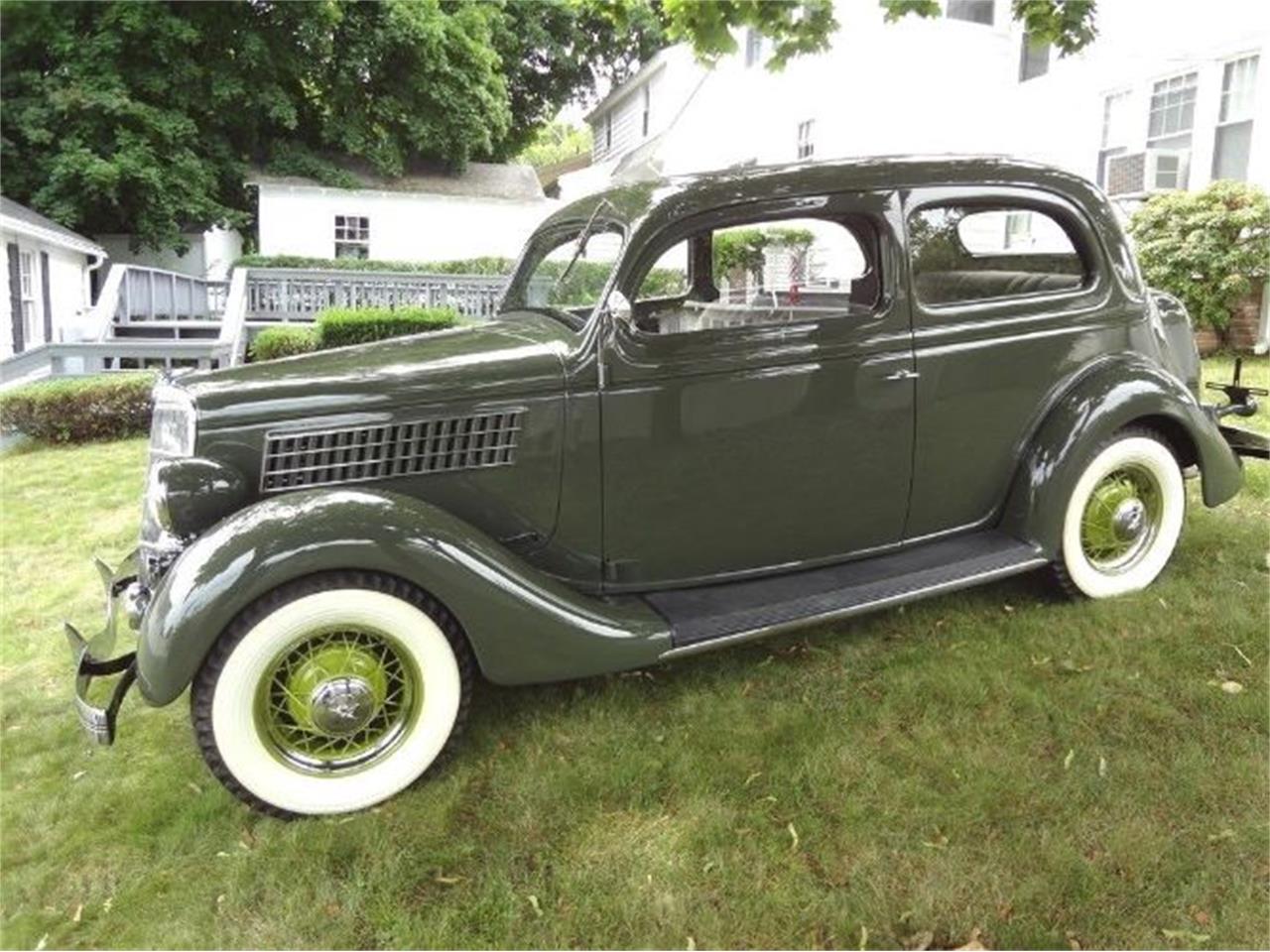 1935 Ford Tudor