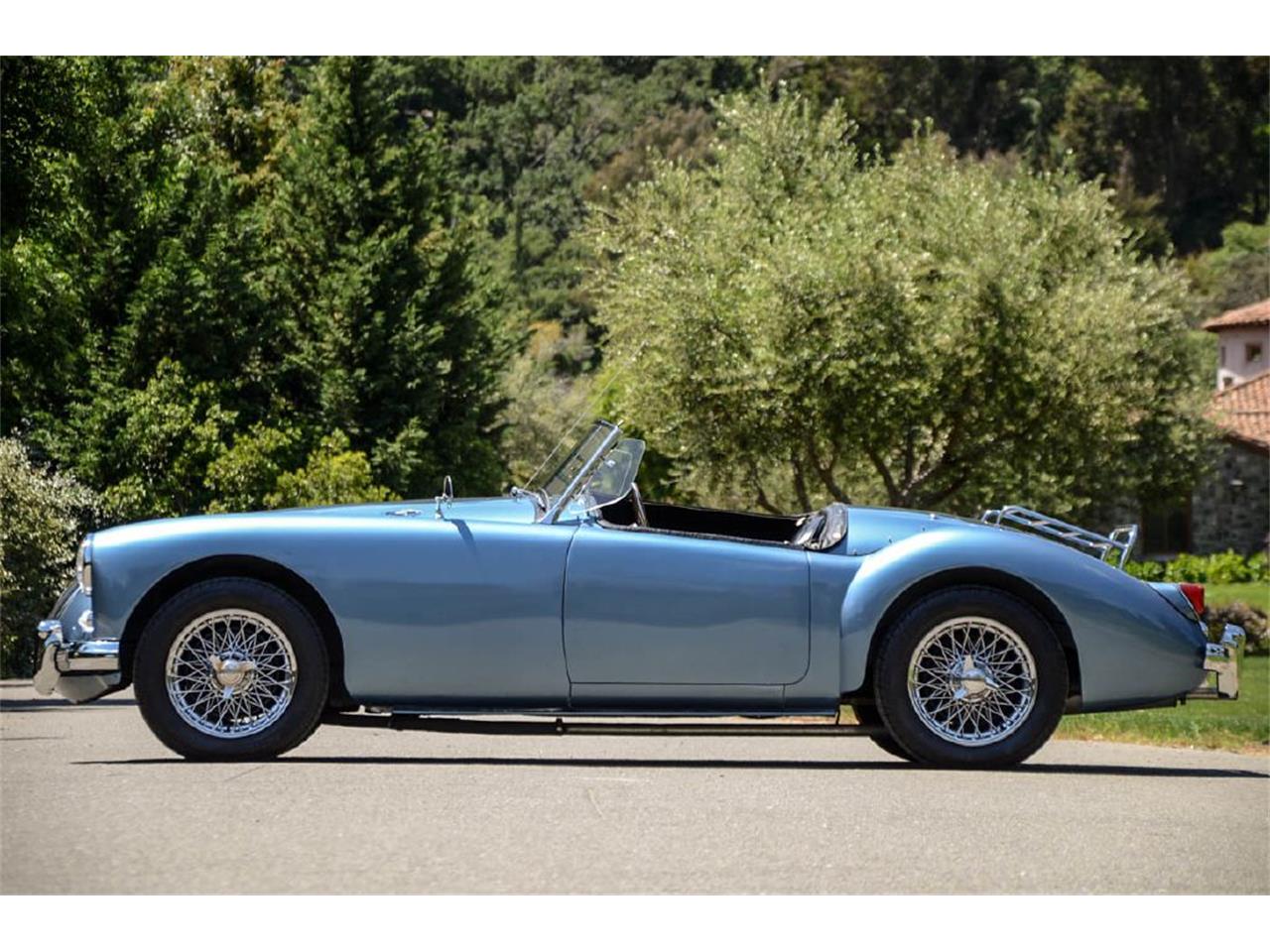 MG MGA