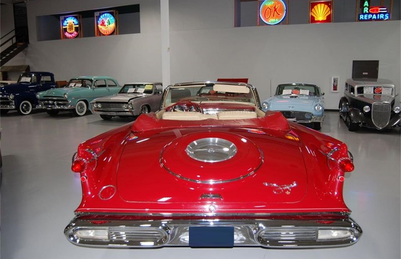 Chrysler Imperial Crown