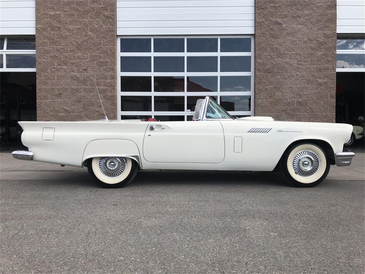 1957 Ford Thunderbird