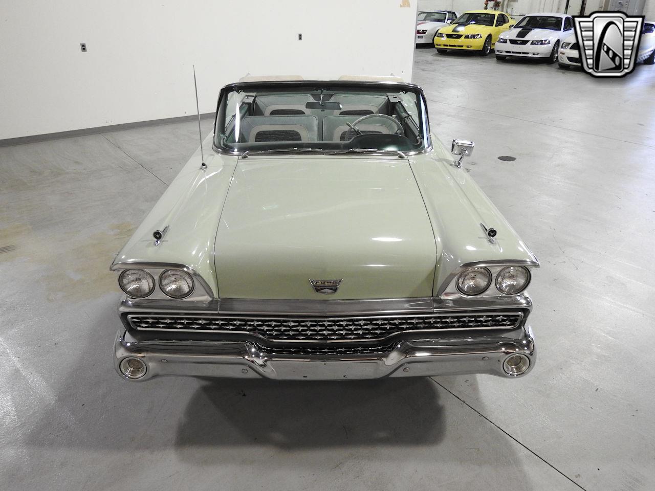 1959 Ford Skyliner